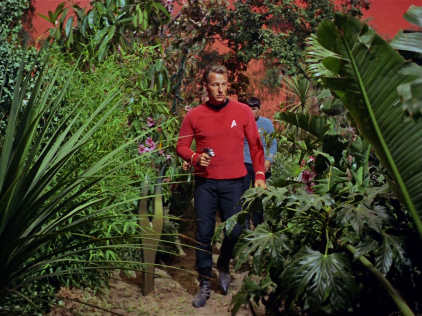 ariane179254_StarTrek_2x05_TheApple_0238.jpg