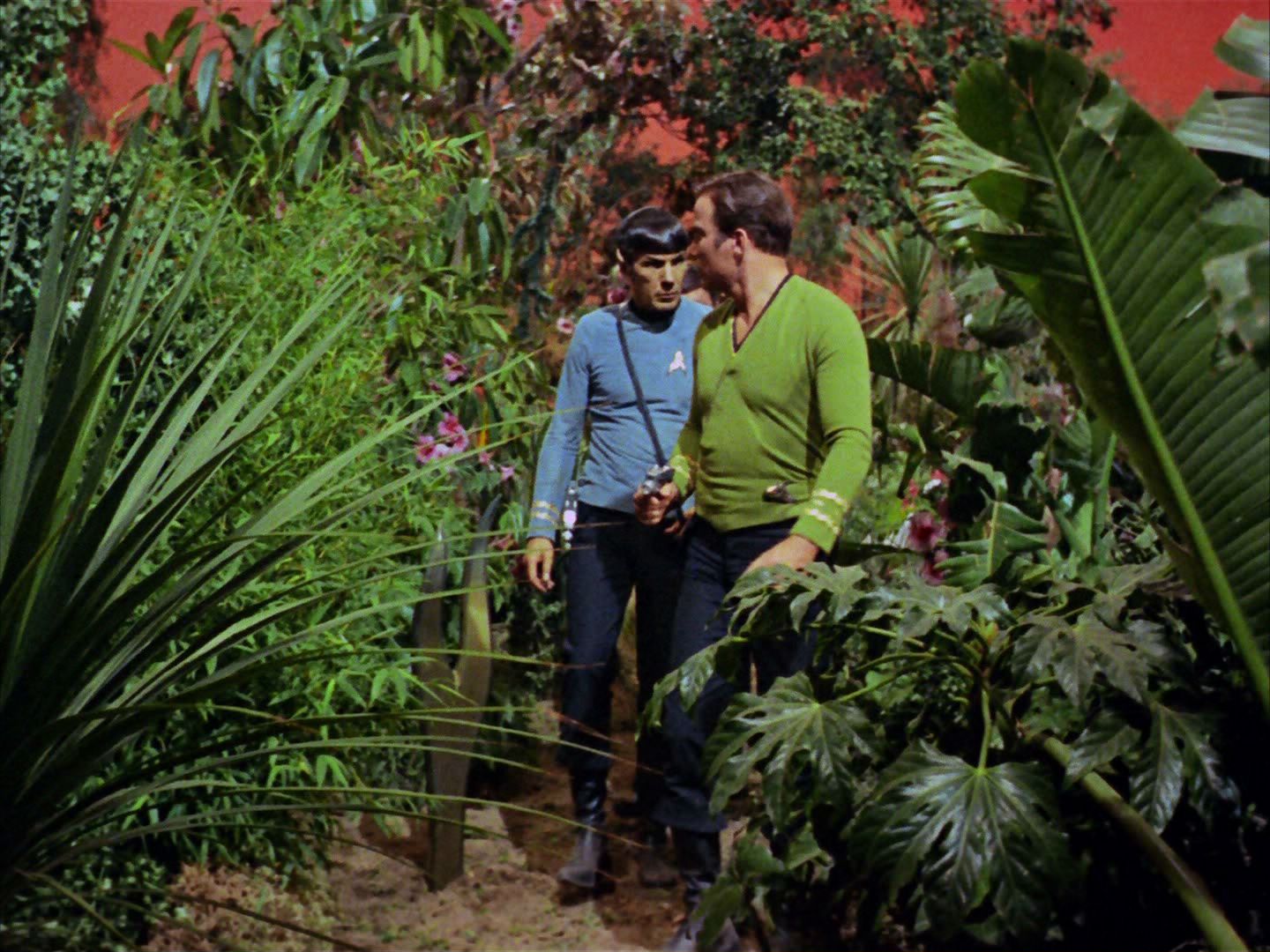 ariane179254_StarTrek_2x05_TheApple_0240.jpg