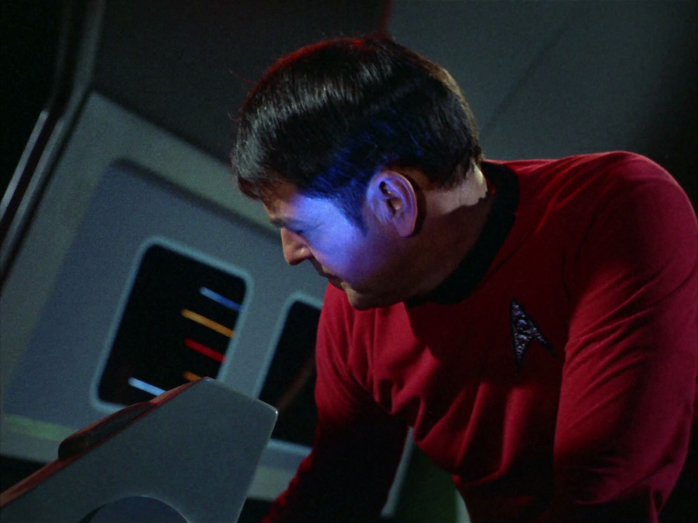 ariane179254_StarTrek_2x05_TheApple_0247.jpg