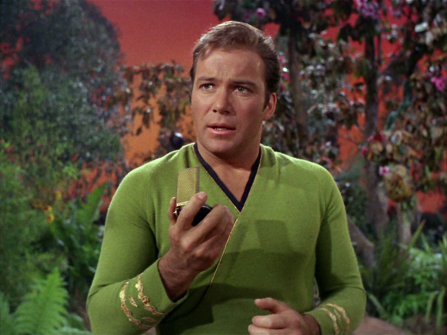 ariane179254_StarTrek_2x05_TheApple_0309.jpg