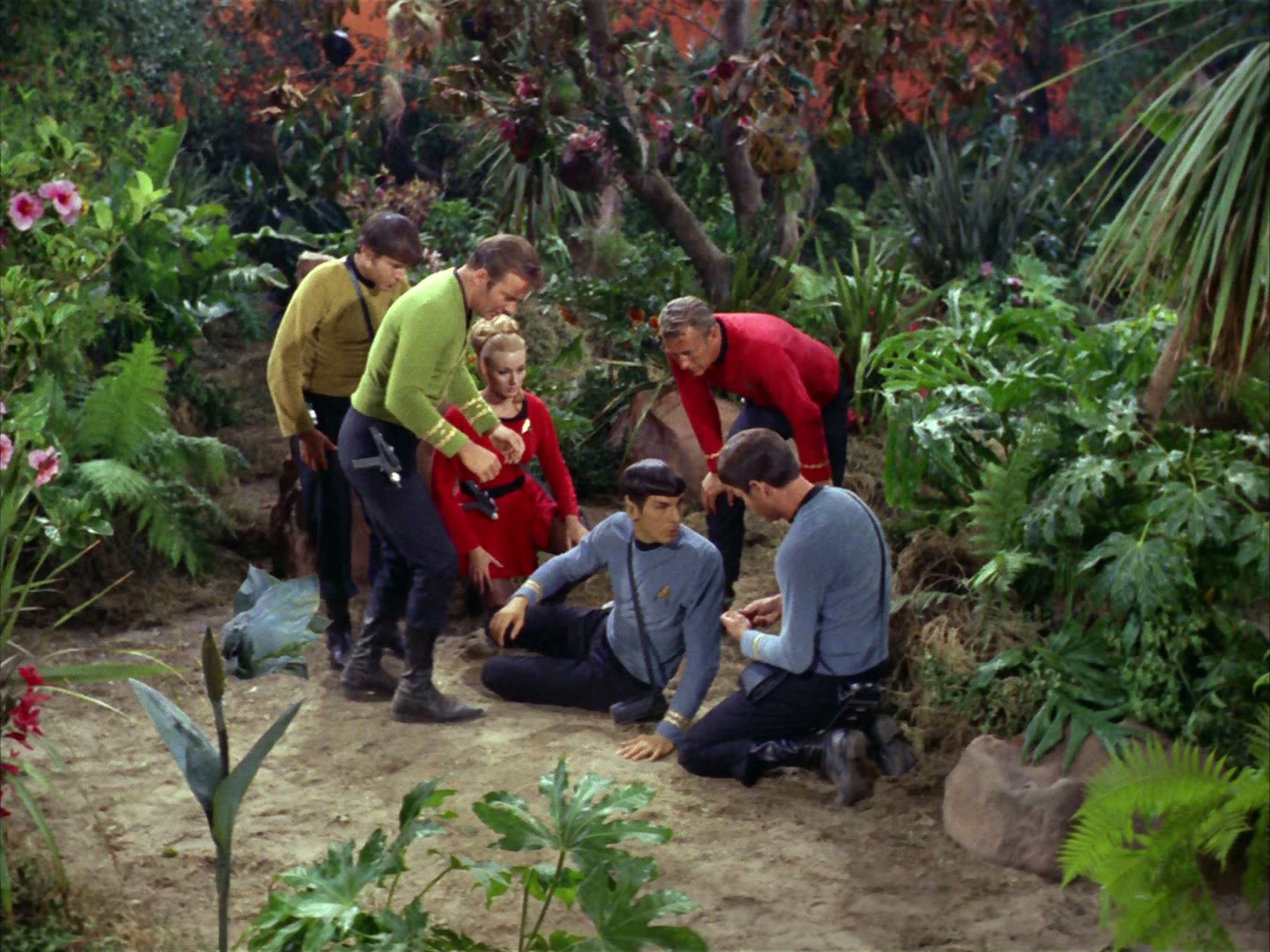 ariane179254_StarTrek_2x05_TheApple_0367.jpg