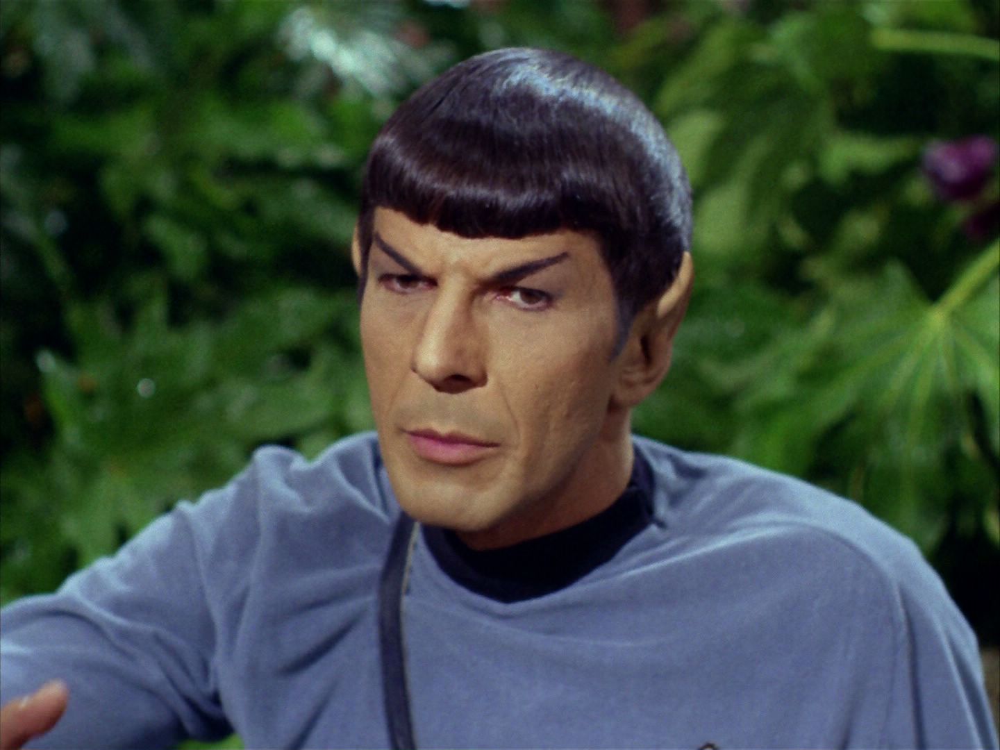 ariane179254_StarTrek_2x05_TheApple_0383.jpg