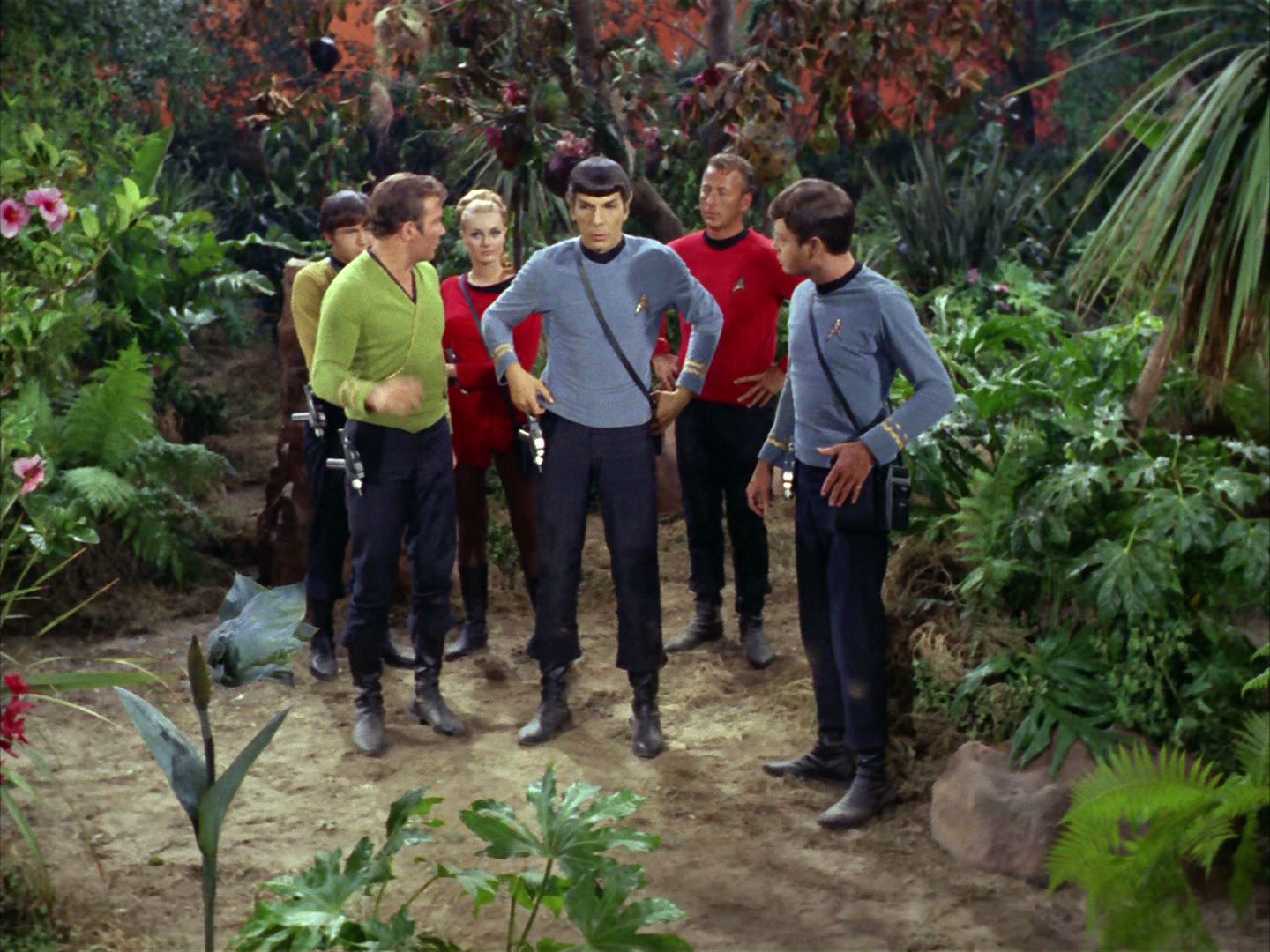 ariane179254_StarTrek_2x05_TheApple_0405.jpg