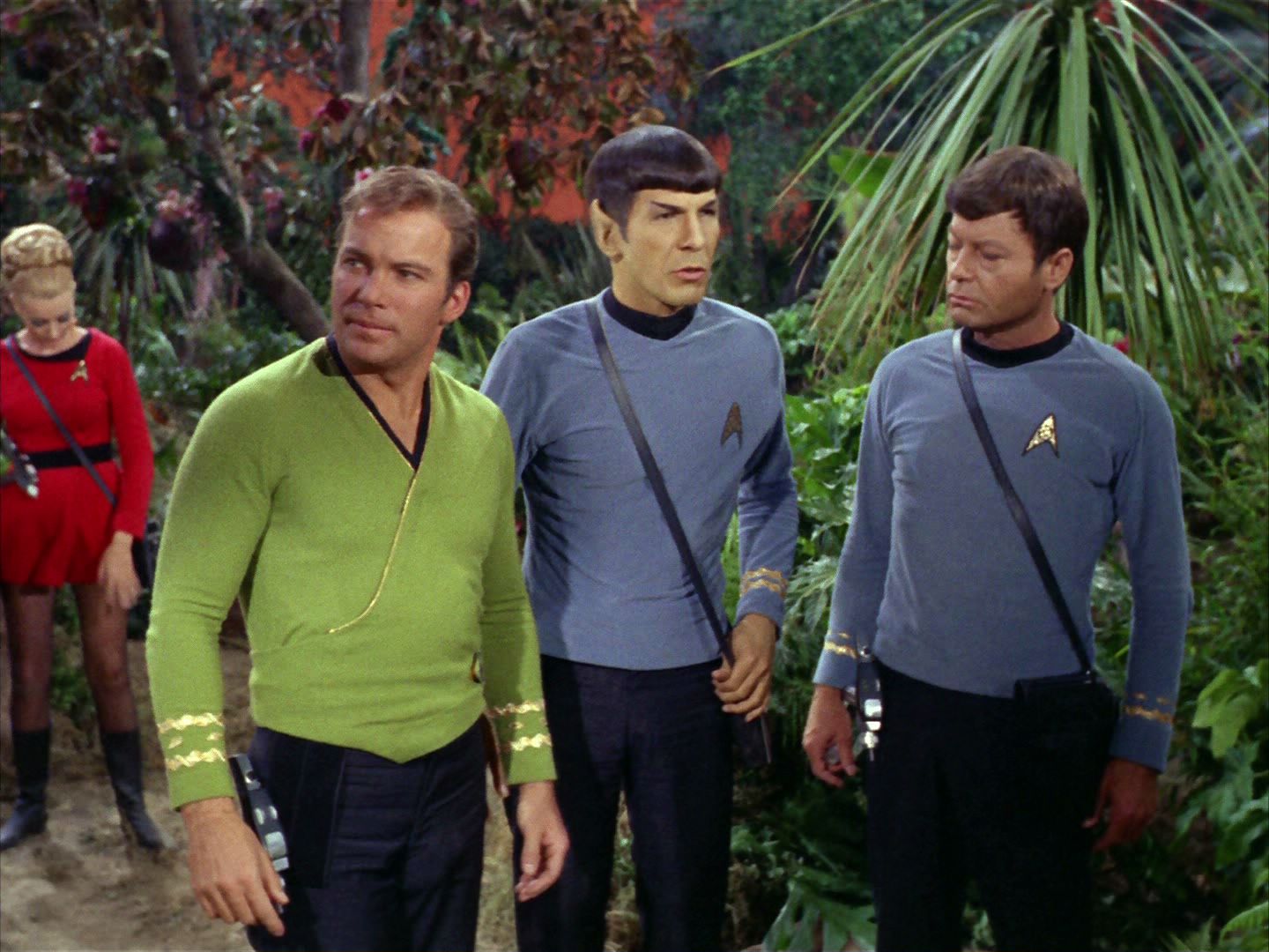 ariane179254_StarTrek_2x05_TheApple_0410.jpg