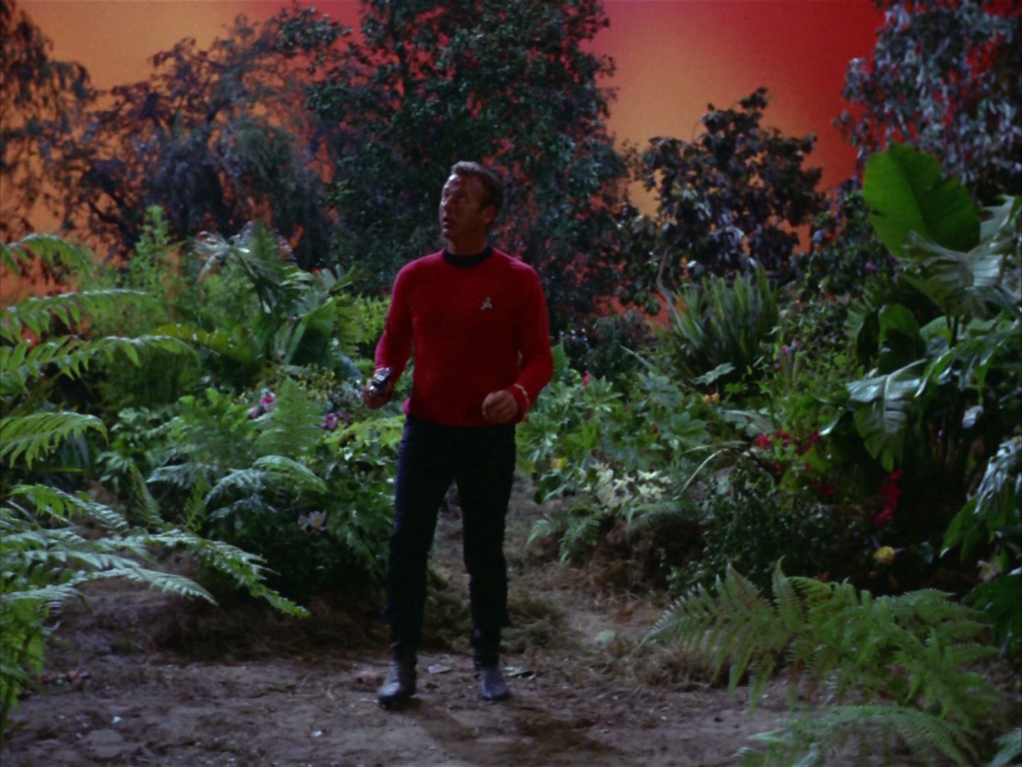 ariane179254_StarTrek_2x05_TheApple_0423.jpg