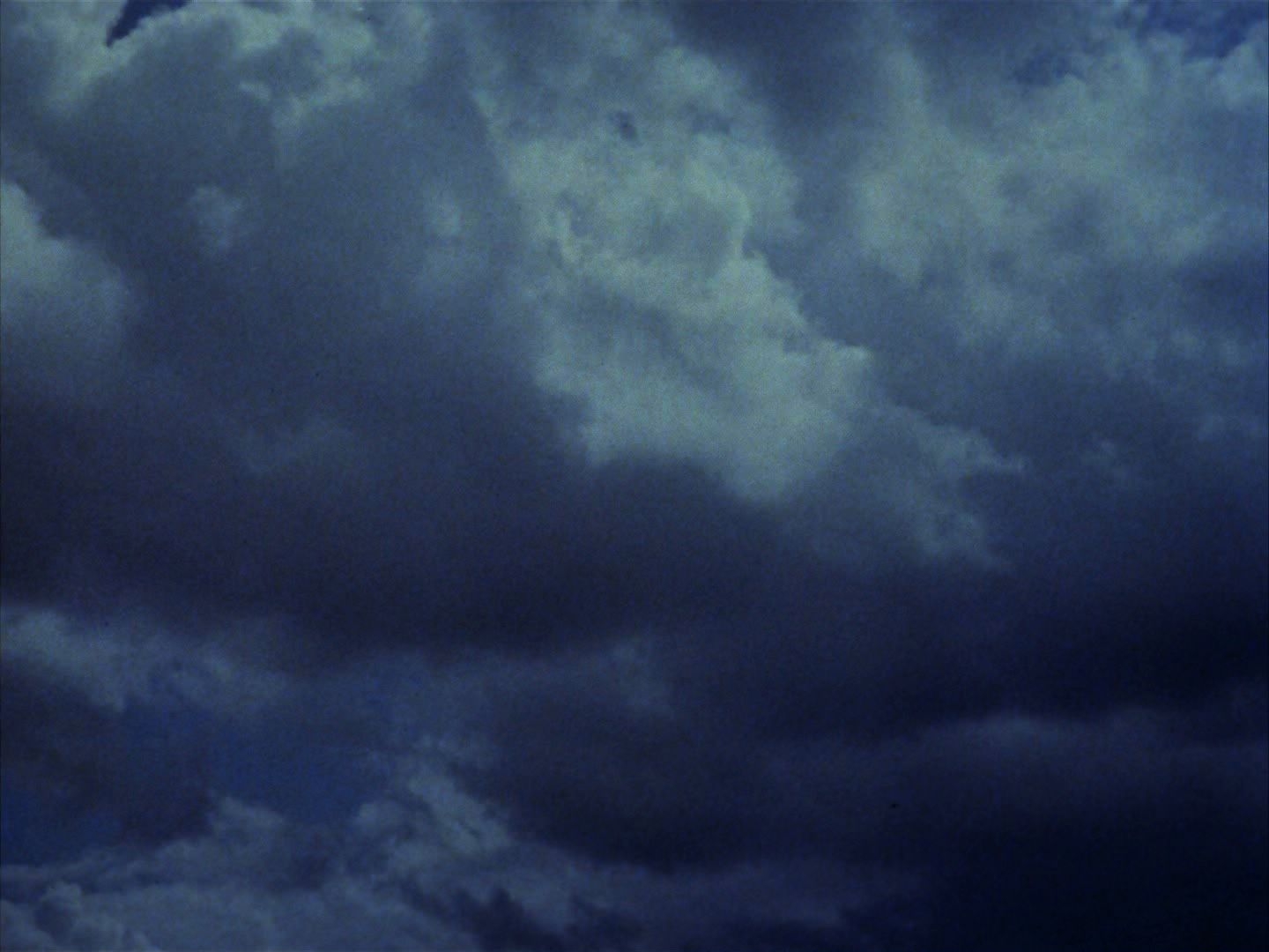 ariane179254_StarTrek_2x05_TheApple_0441.jpg