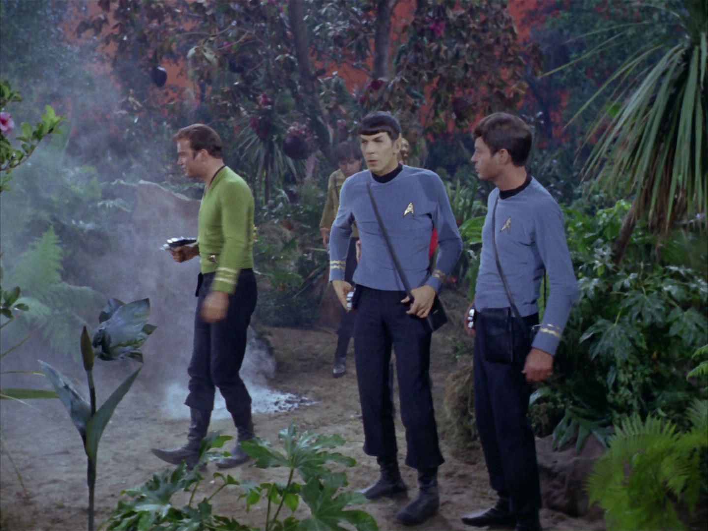 ariane179254_StarTrek_2x05_TheApple_0444.jpg
