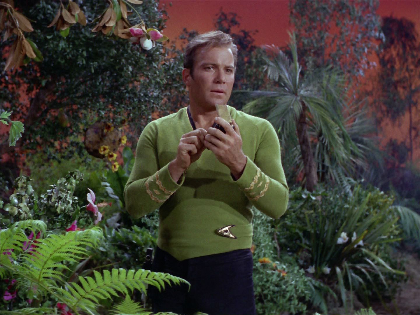 ariane179254_StarTrek_2x05_TheApple_0462.jpg