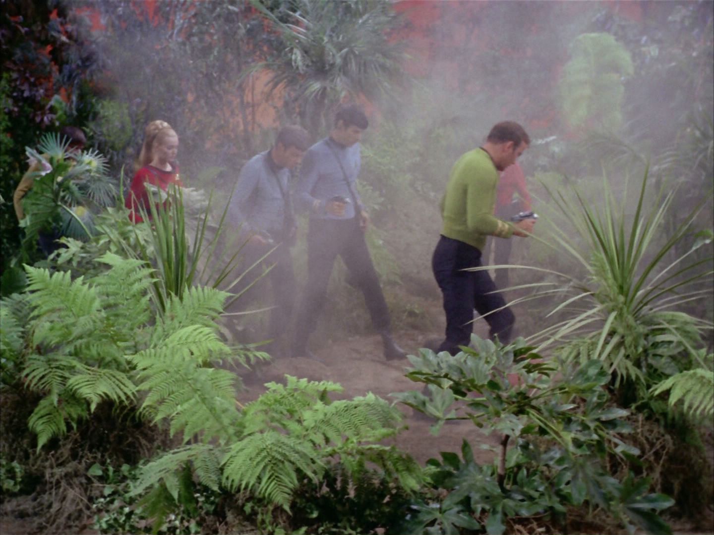 ariane179254_StarTrek_2x05_TheApple_0479.jpg