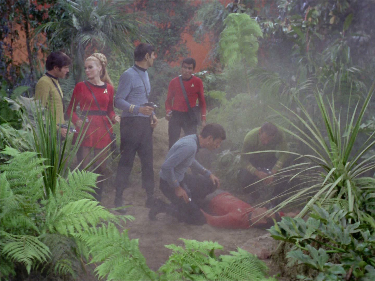 ariane179254_StarTrek_2x05_TheApple_0483.jpg