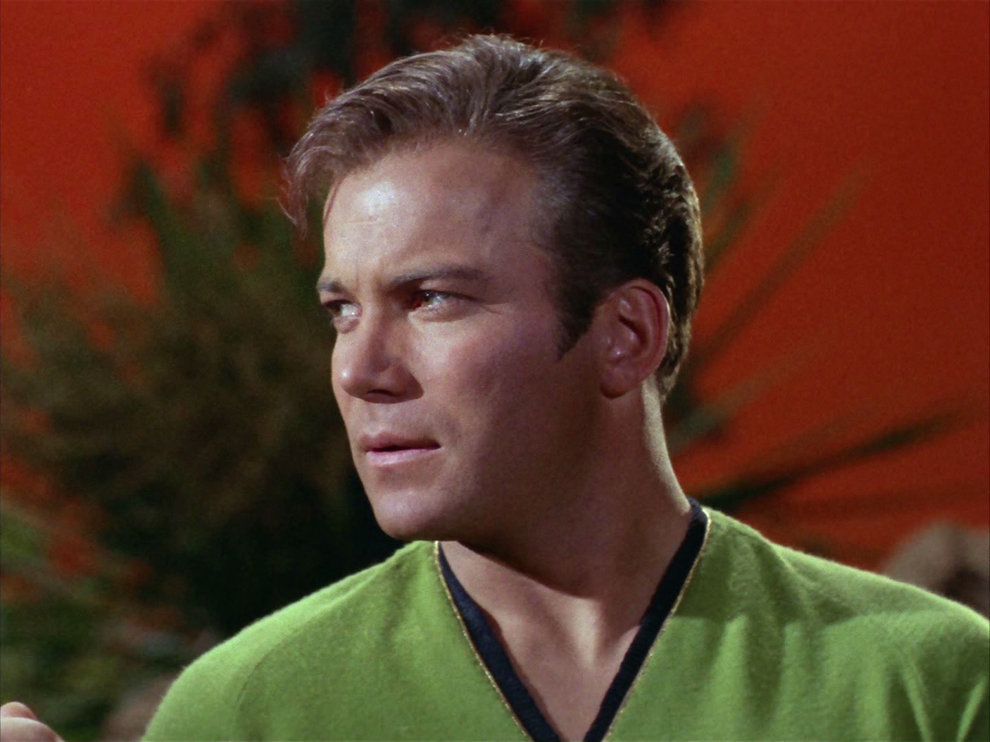 ariane179254_StarTrek_2x05_TheApple_0508.jpg