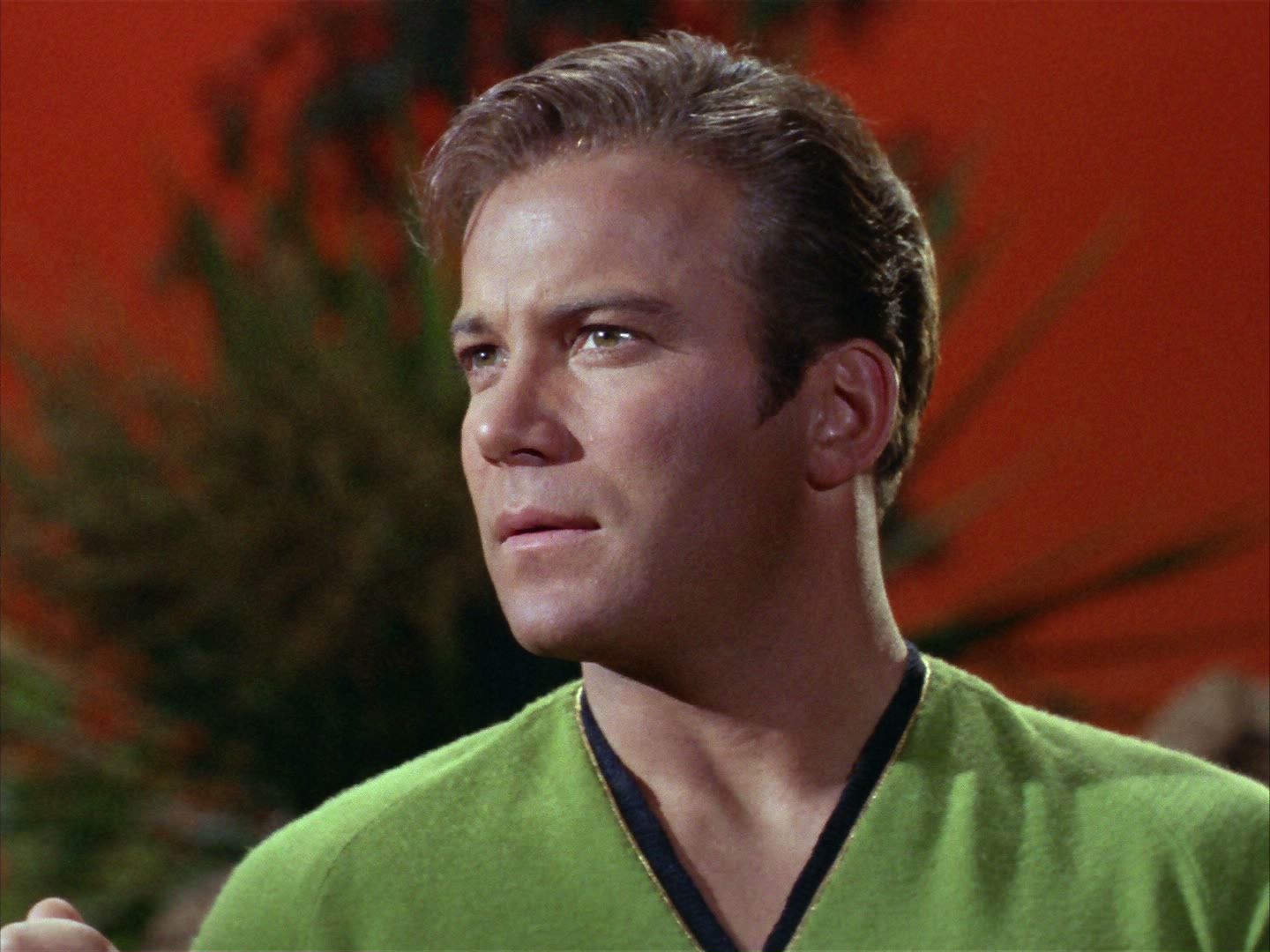 ariane179254_StarTrek_2x05_TheApple_0512.jpg