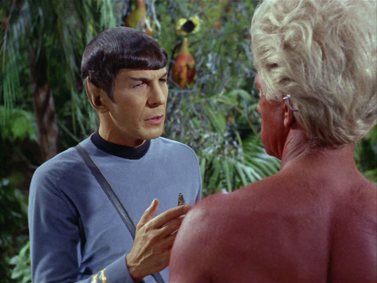 ariane179254_StarTrek_2x05_TheApple_0574.jpg