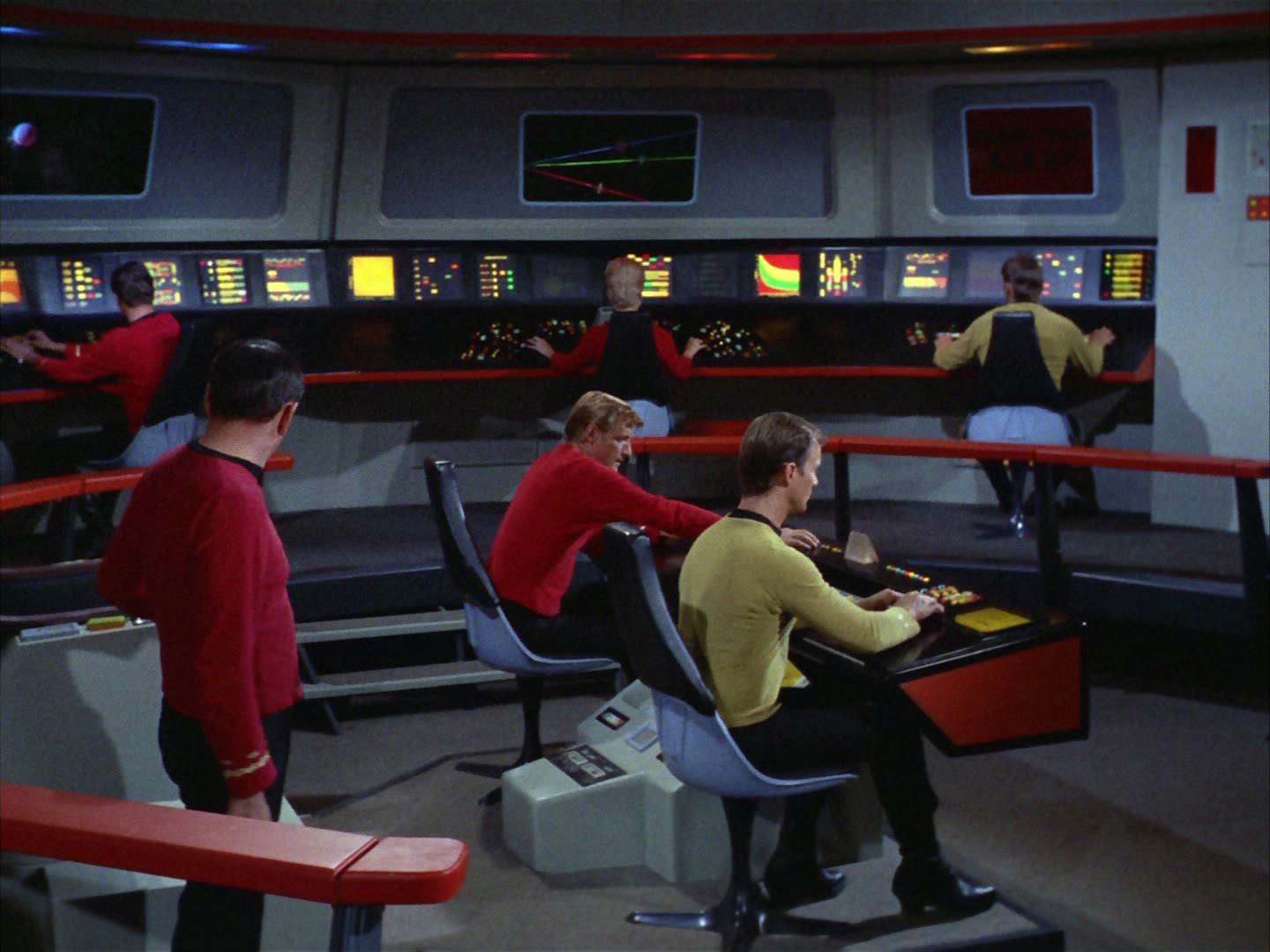 ariane179254_StarTrek_2x05_TheApple_0597.jpg