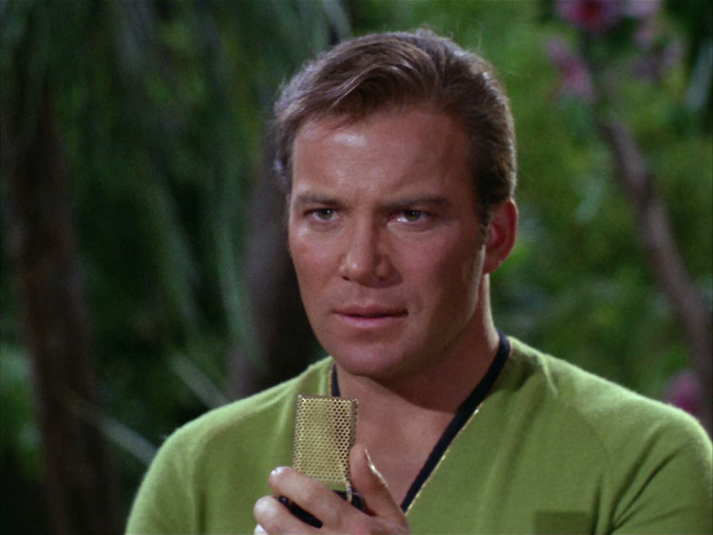 ariane179254_StarTrek_2x05_TheApple_0613.jpg