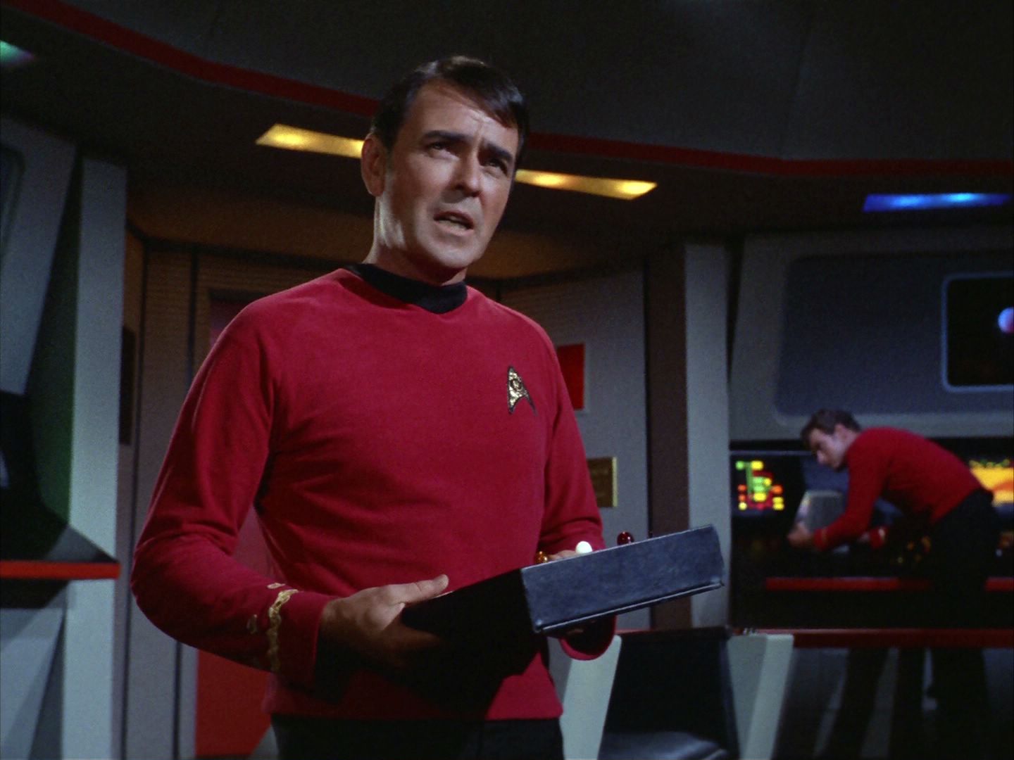 ariane179254_StarTrek_2x05_TheApple_0622.jpg