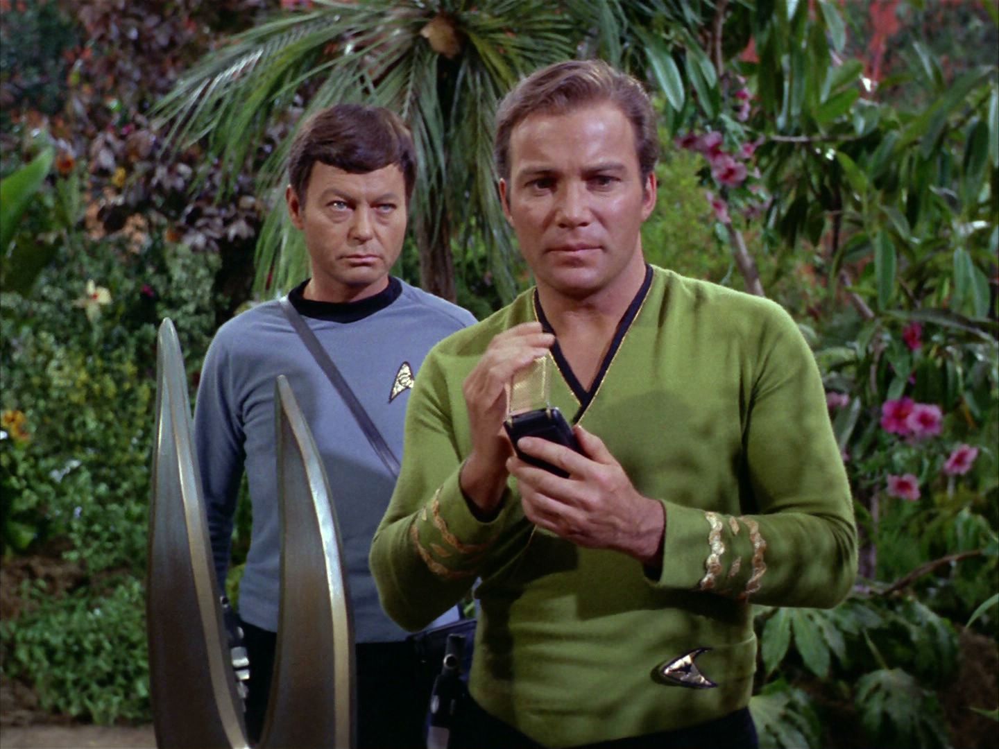 ariane179254_StarTrek_2x05_TheApple_0623.jpg