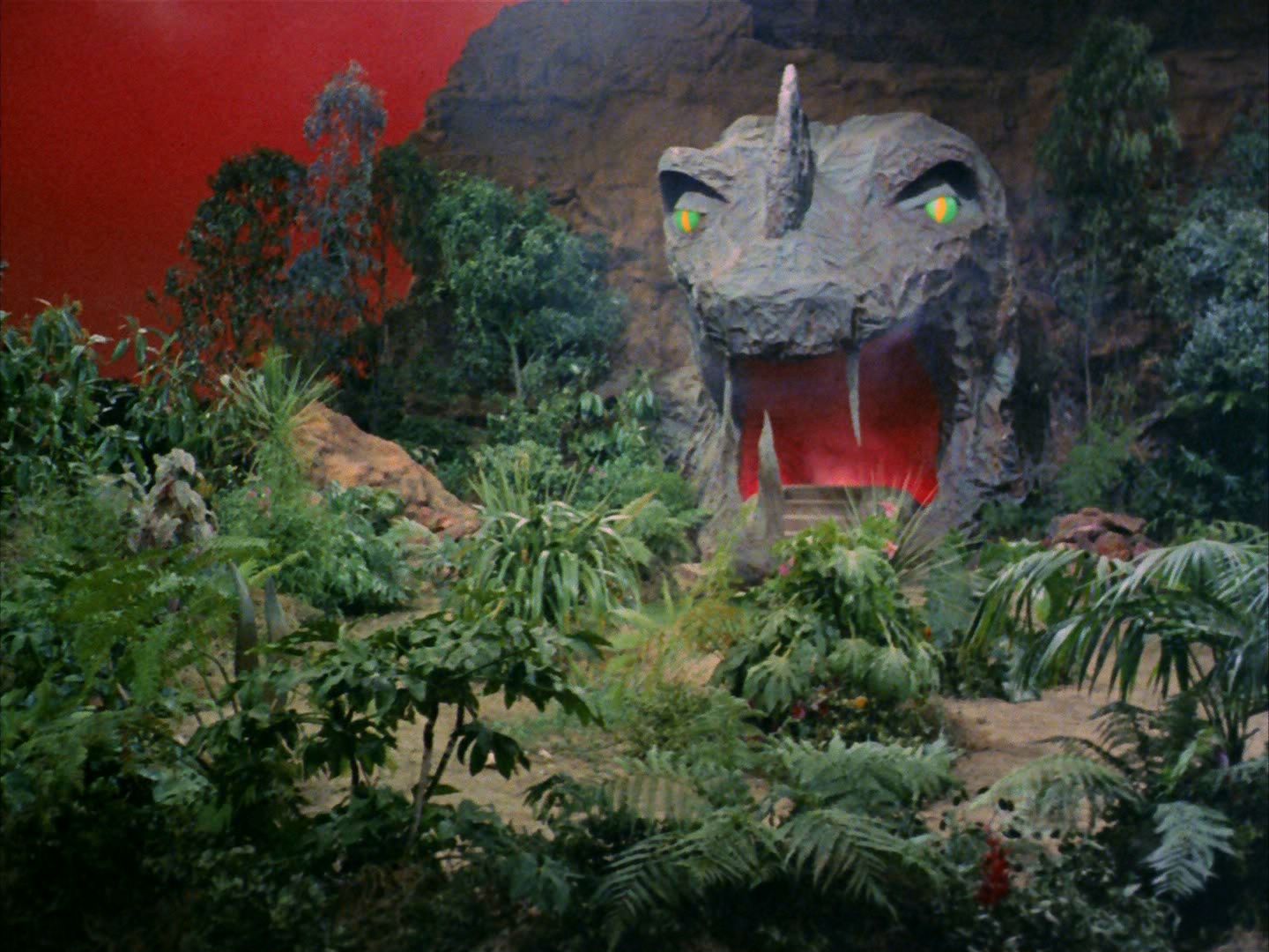 ariane179254_StarTrek_2x05_TheApple_0636.jpg