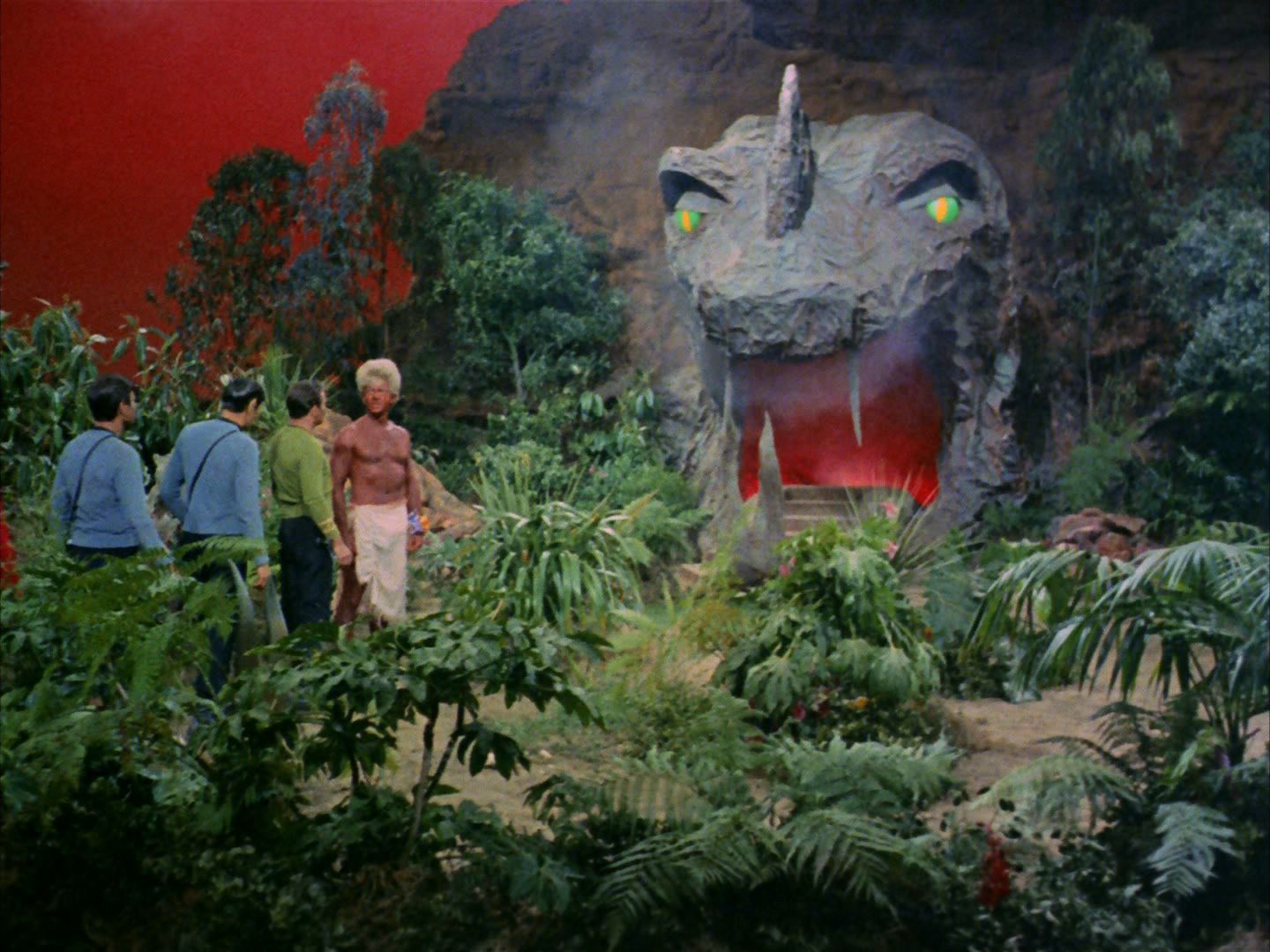 ariane179254_StarTrek_2x05_TheApple_0638.jpg