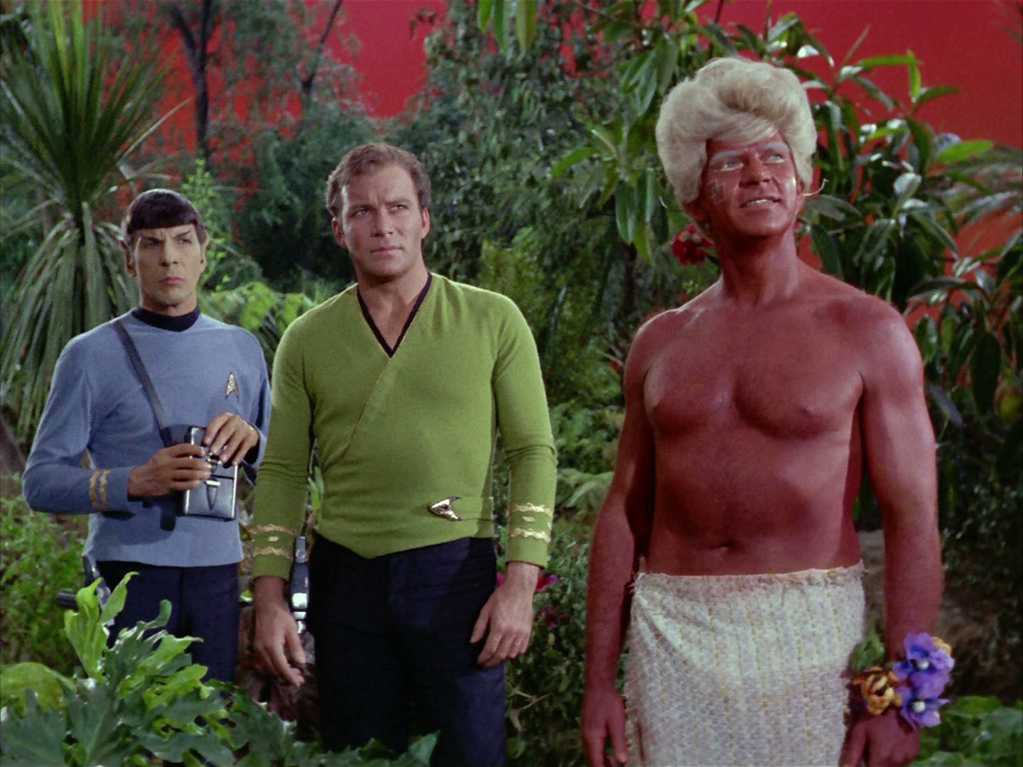 ariane179254_StarTrek_2x05_TheApple_0641.jpg