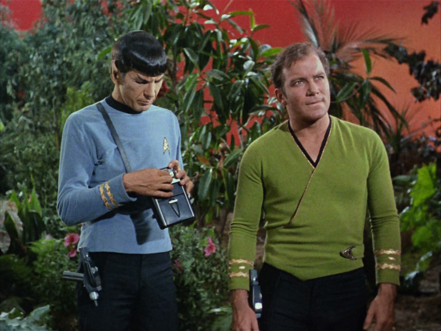 ariane179254_StarTrek_2x05_TheApple_0657.jpg