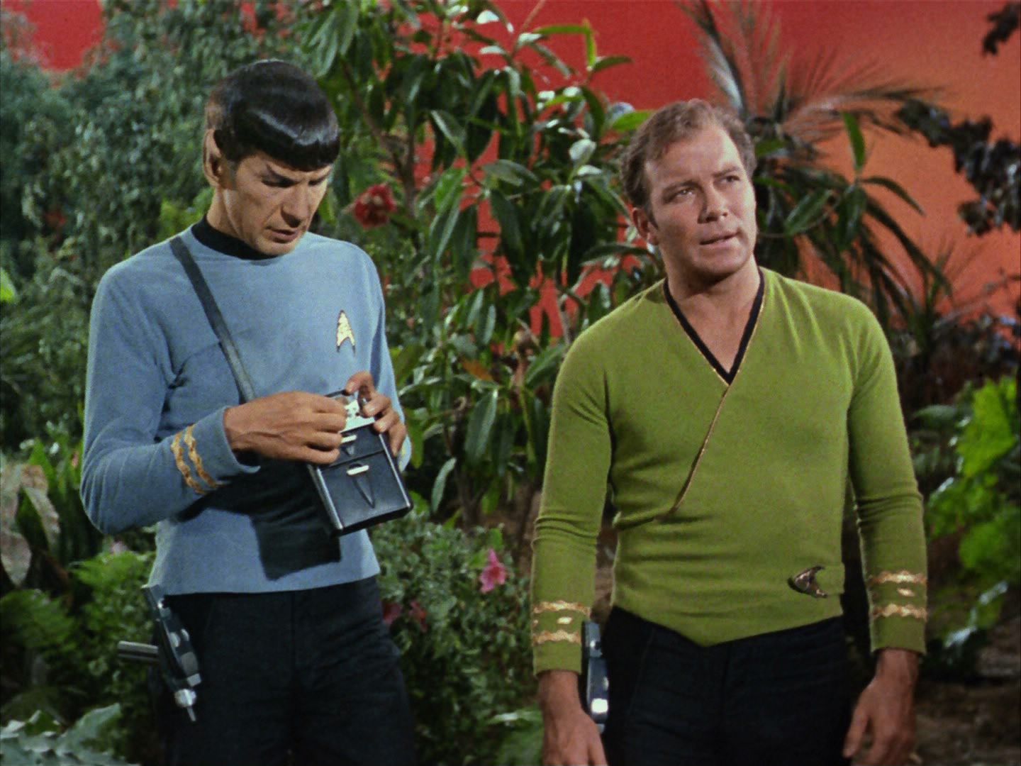 ariane179254_StarTrek_2x05_TheApple_0662.jpg