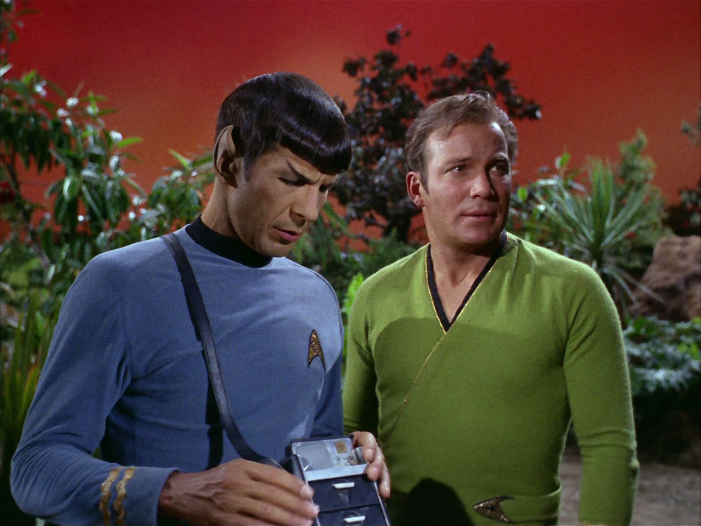 ariane179254_StarTrek_2x05_TheApple_0677.jpg