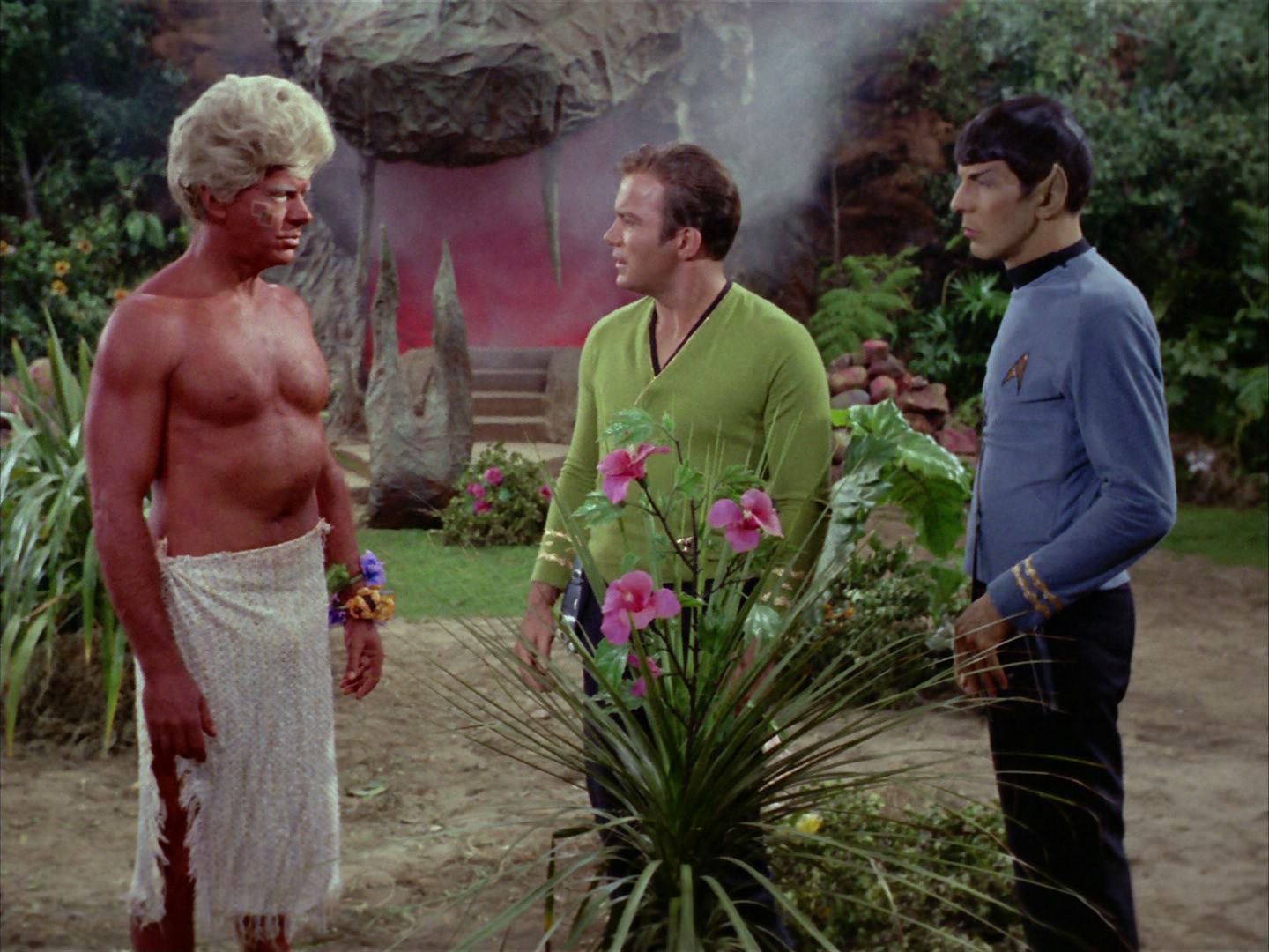 ariane179254_StarTrek_2x05_TheApple_0686.jpg