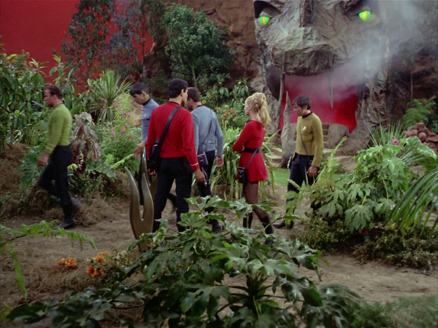 ariane179254_StarTrek_2x05_TheApple_0693.jpg