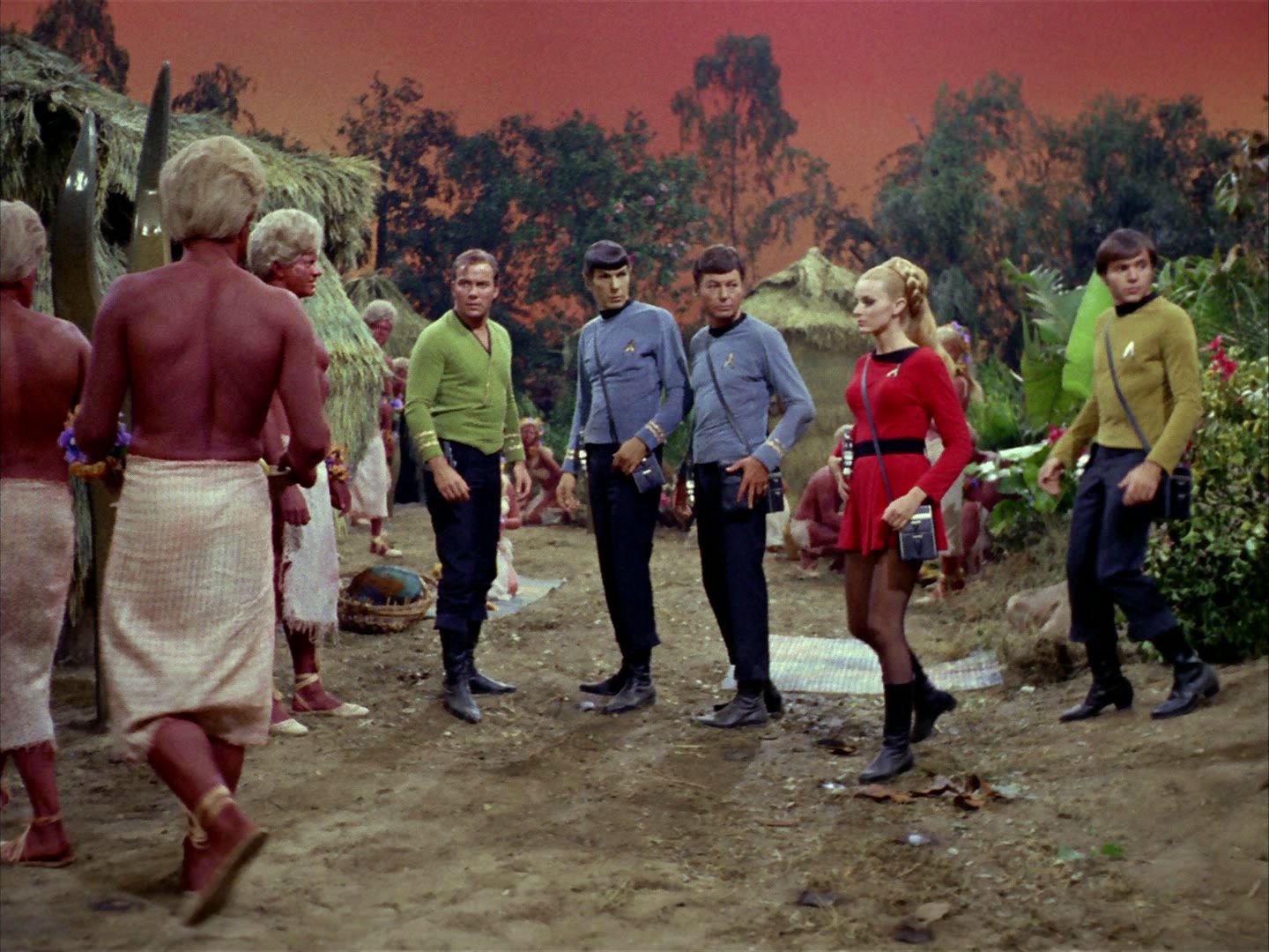 ariane179254_StarTrek_2x05_TheApple_0702.jpg
