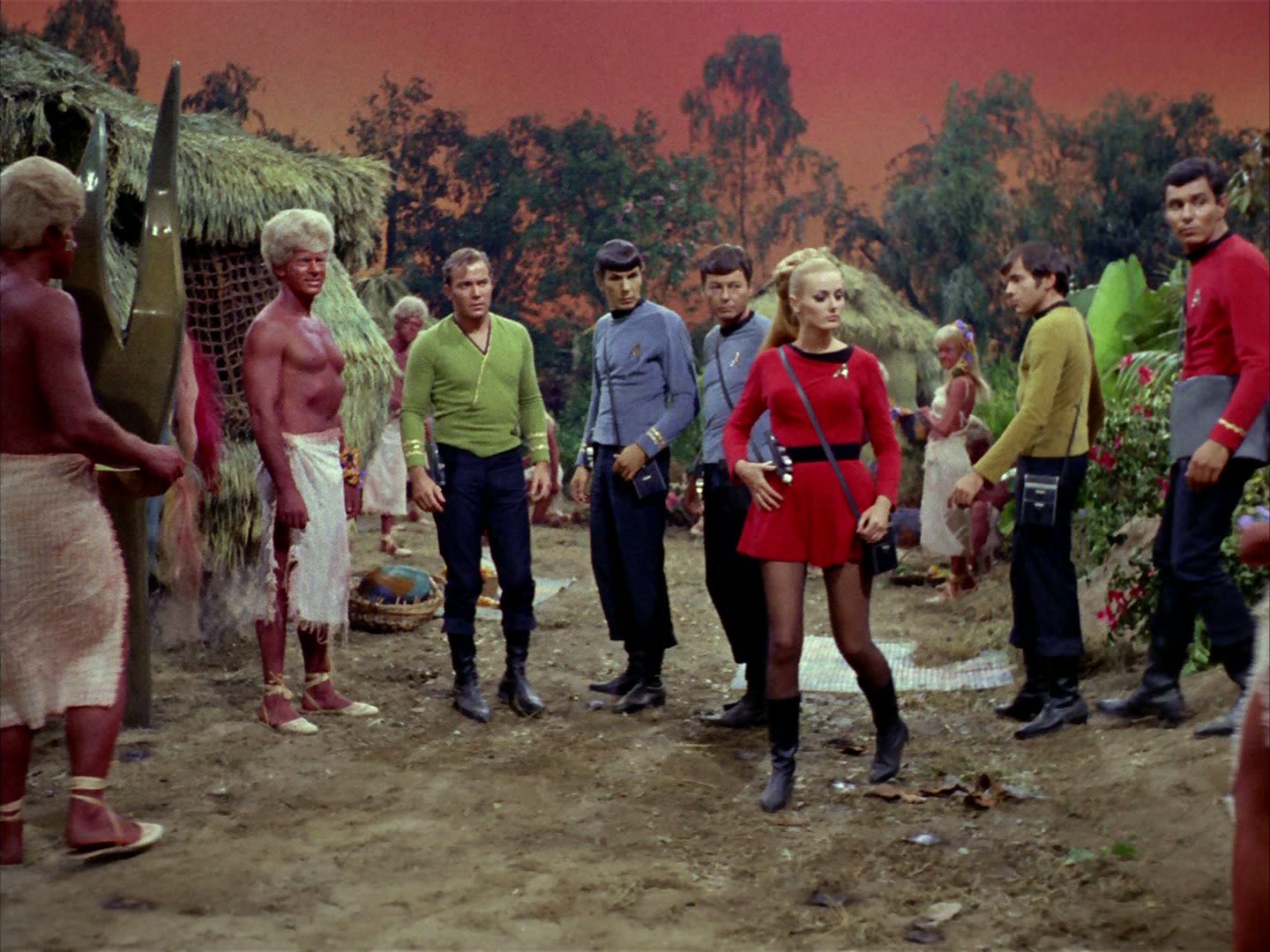 ariane179254_StarTrek_2x05_TheApple_0703.jpg