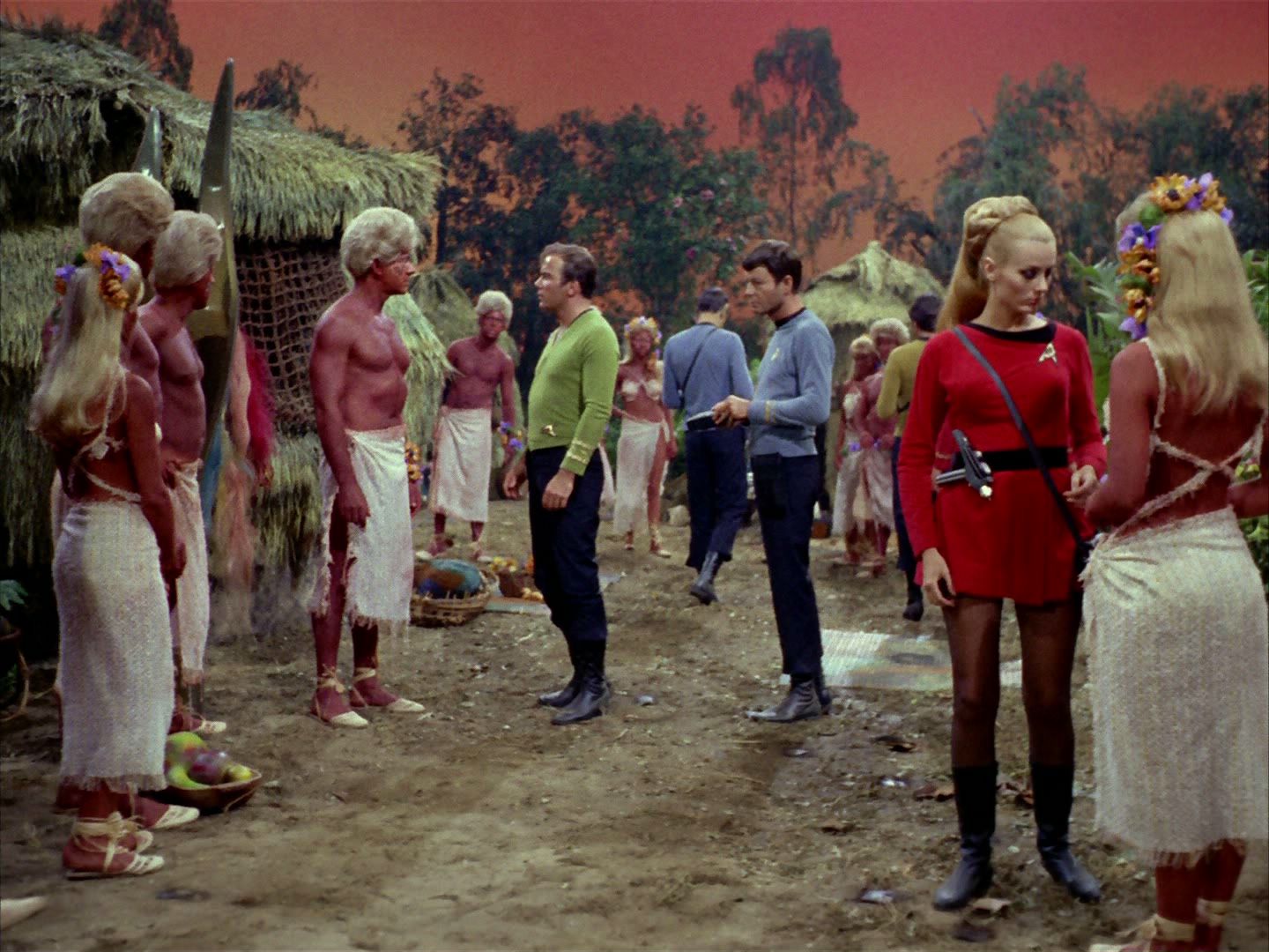 ariane179254_StarTrek_2x05_TheApple_0708.jpg
