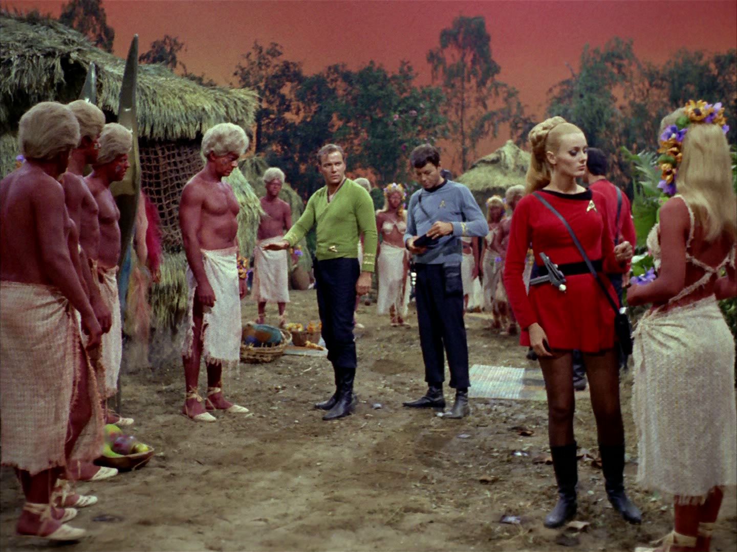 ariane179254_StarTrek_2x05_TheApple_0710.jpg