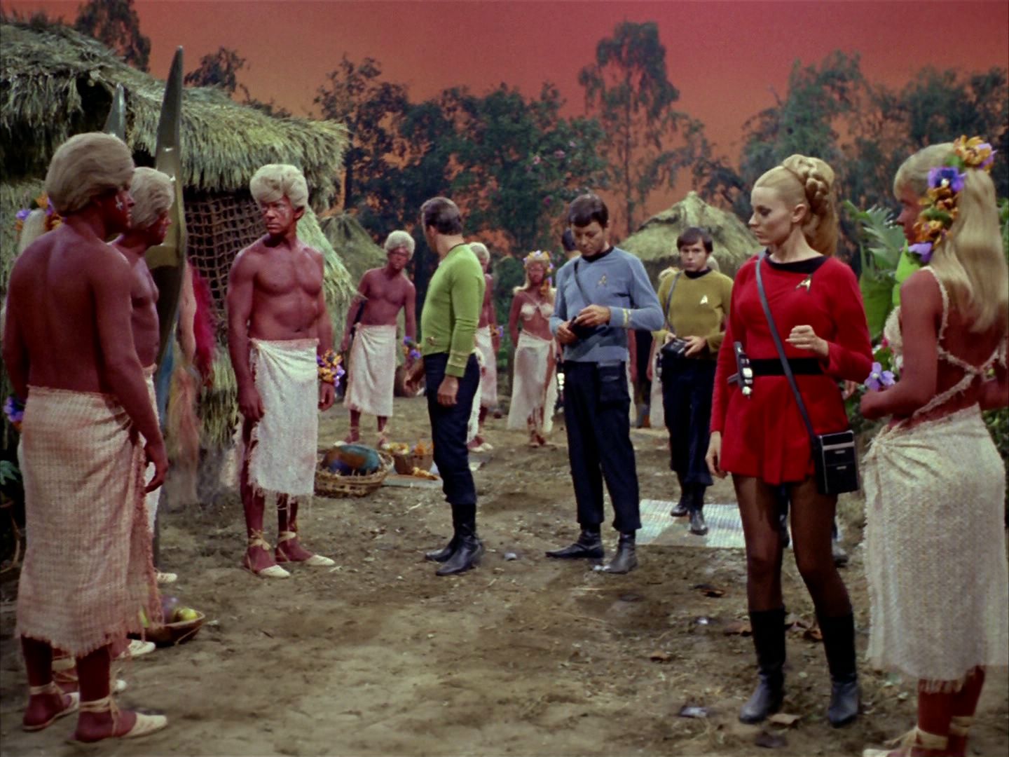 ariane179254_StarTrek_2x05_TheApple_0713.jpg
