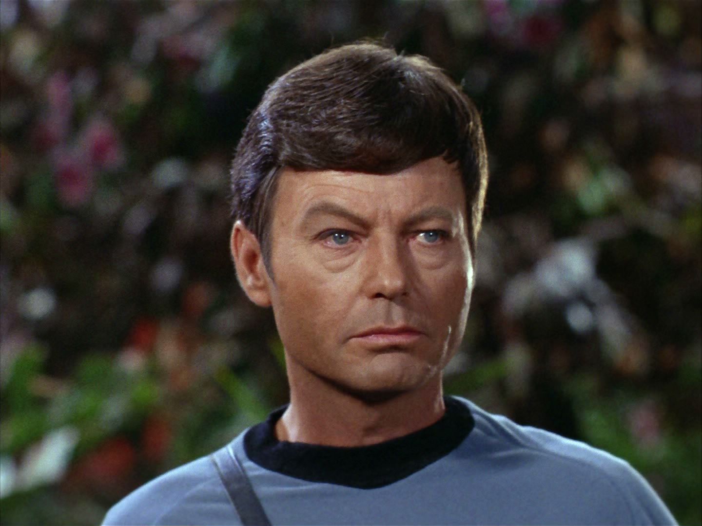 ariane179254_StarTrek_2x05_TheApple_0732.jpg