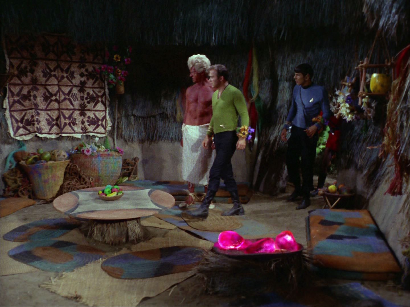 ariane179254_StarTrek_2x05_TheApple_0778.jpg