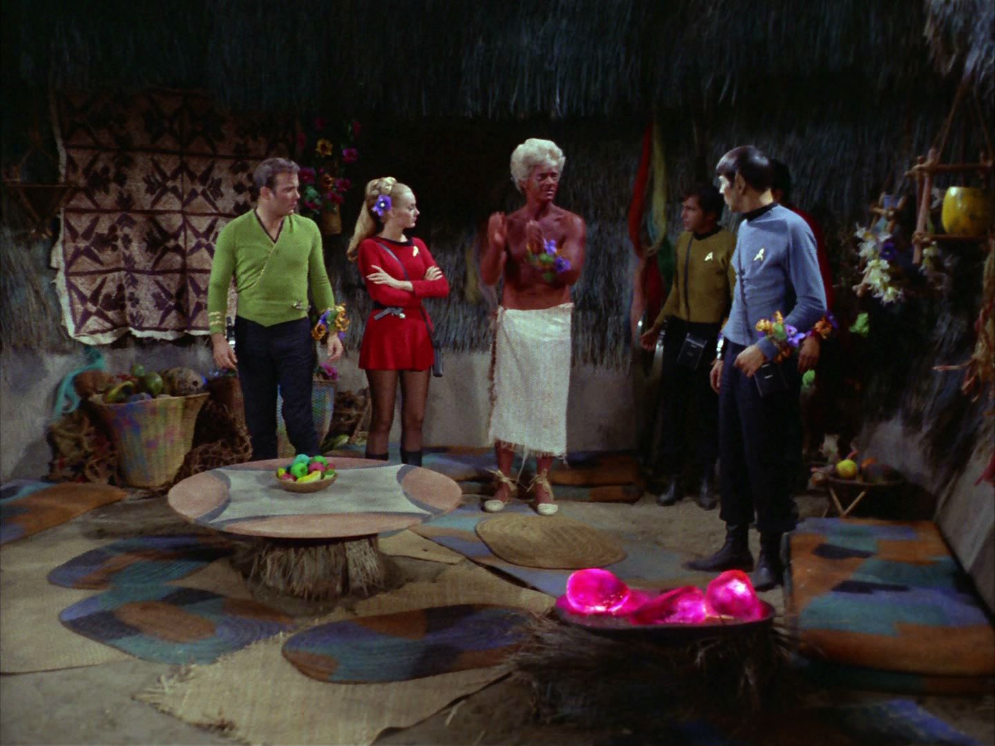 ariane179254_StarTrek_2x05_TheApple_0784.jpg