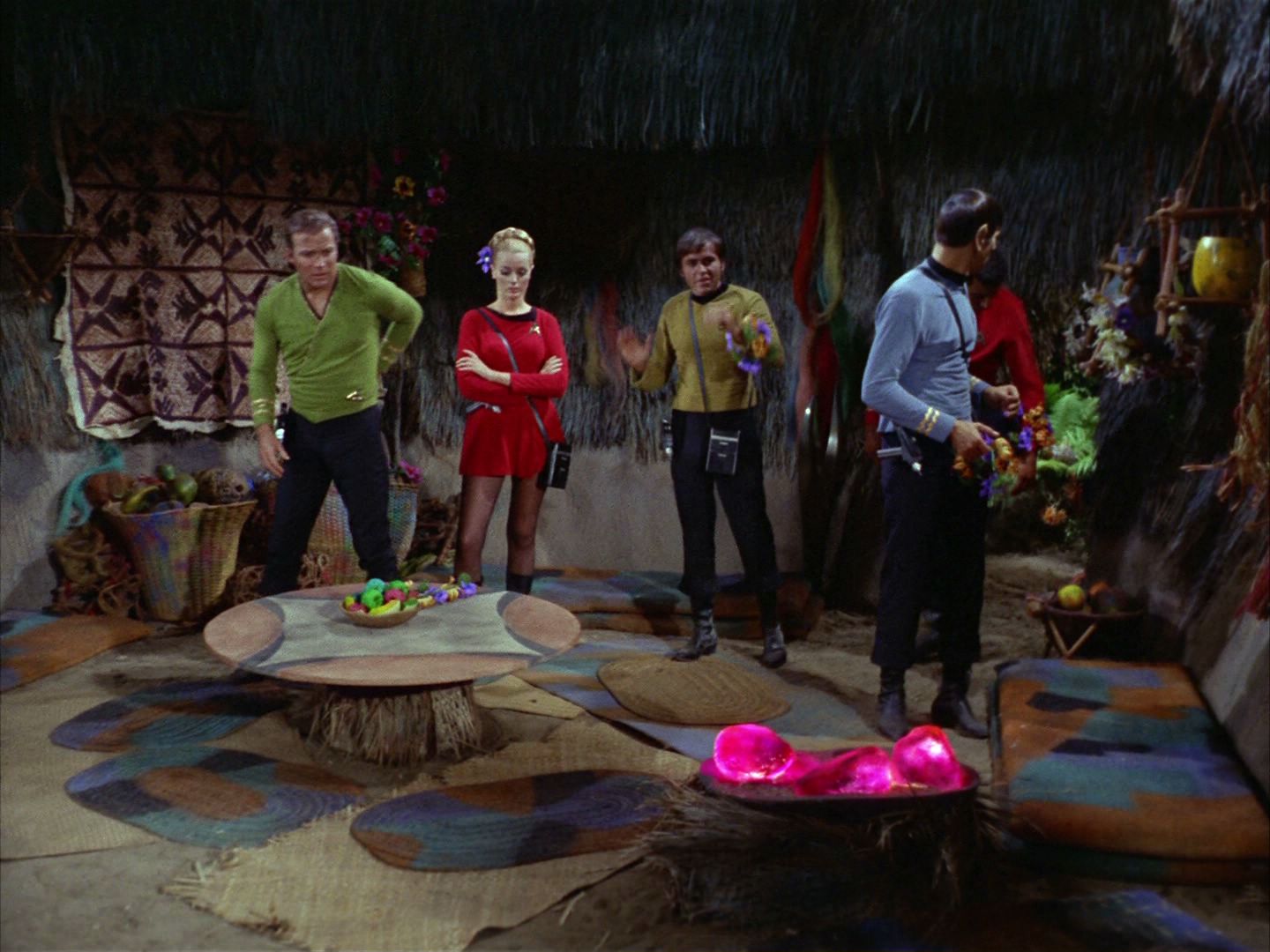 ariane179254_StarTrek_2x05_TheApple_0790.jpg