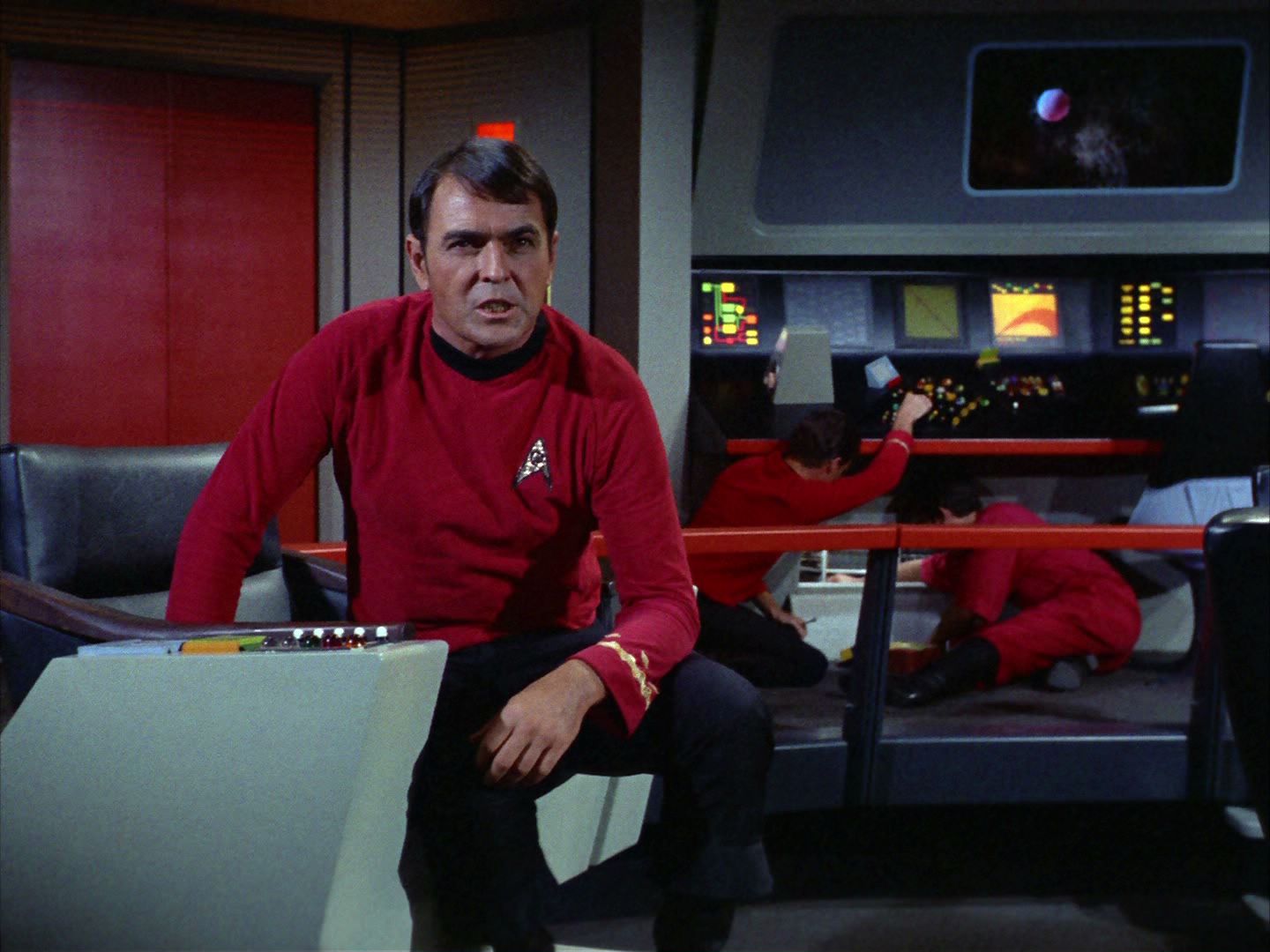 ariane179254_StarTrek_2x05_TheApple_0807.jpg