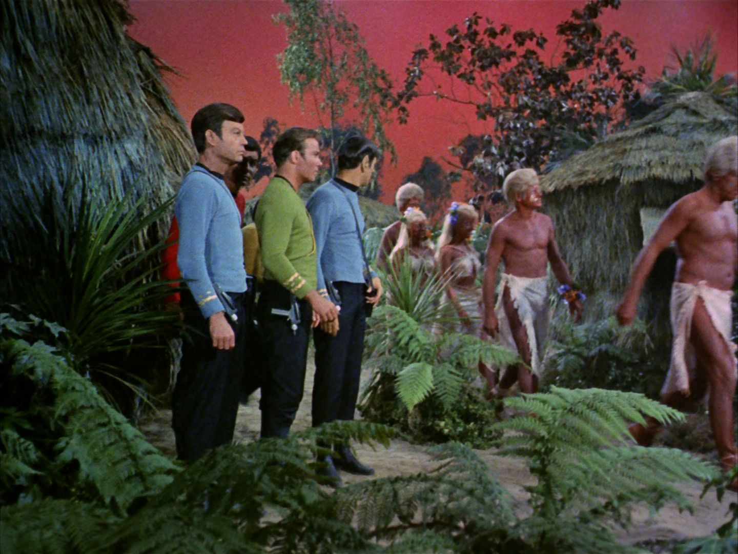 ariane179254_StarTrek_2x05_TheApple_0840.jpg