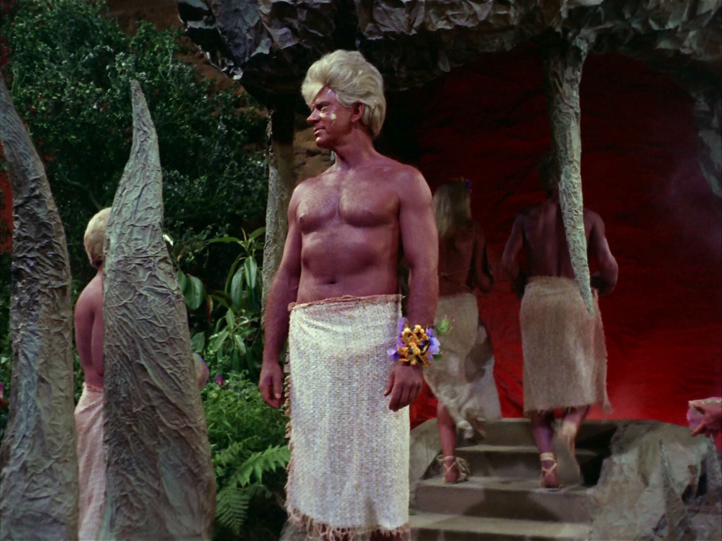 ariane179254_StarTrek_2x05_TheApple_0850.jpg