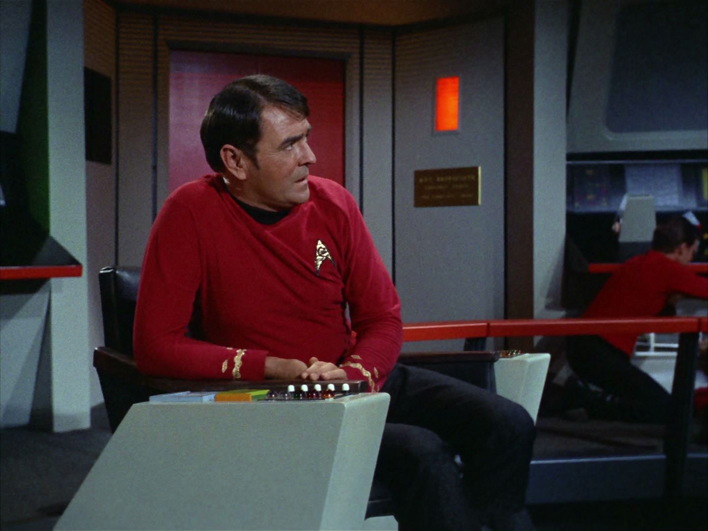 ariane179254_StarTrek_2x05_TheApple_0942.jpg