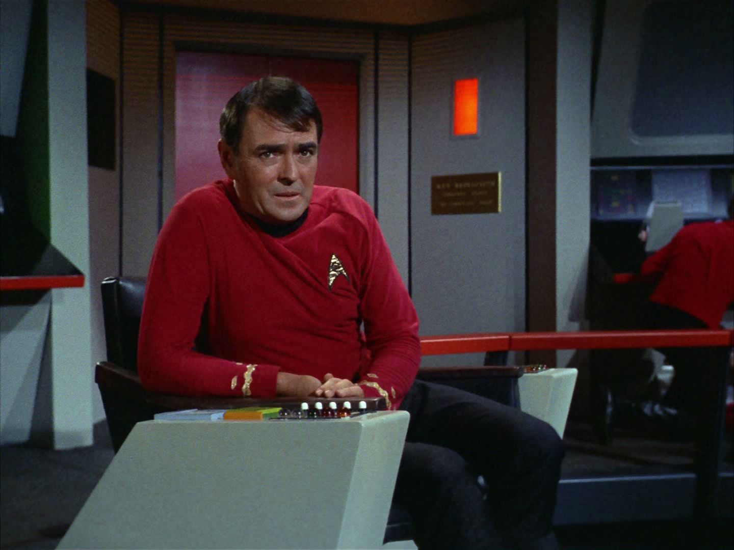 ariane179254_StarTrek_2x05_TheApple_0943.jpg