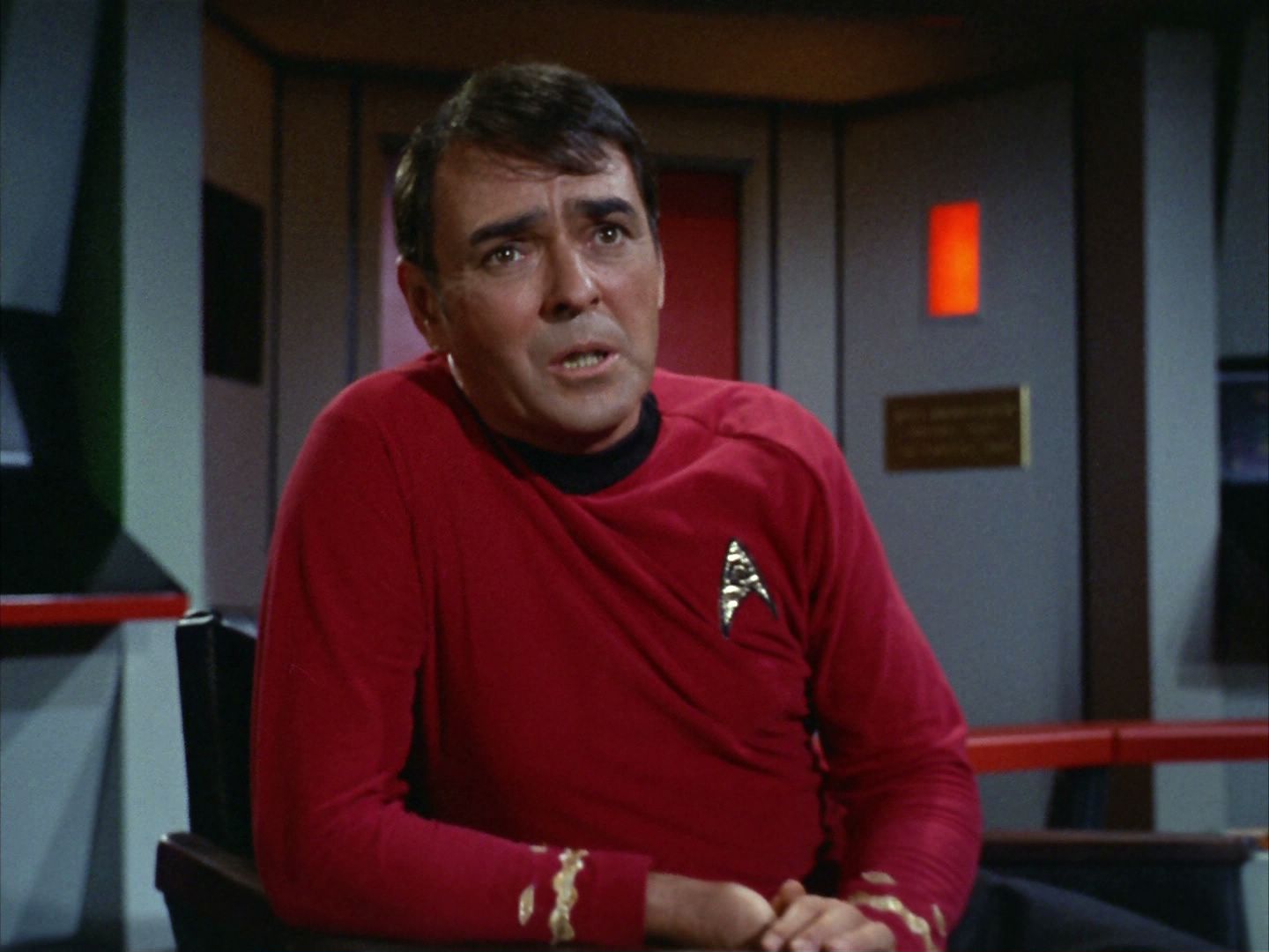 ariane179254_StarTrek_2x05_TheApple_0945.jpg