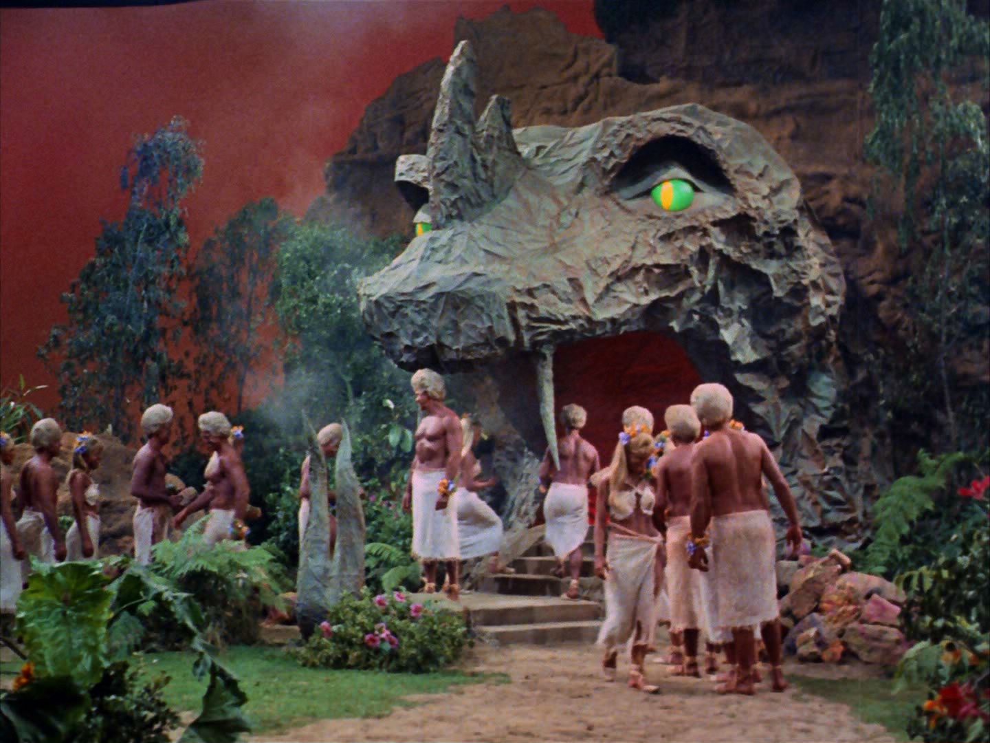 ariane179254_StarTrek_2x05_TheApple_0950.jpg