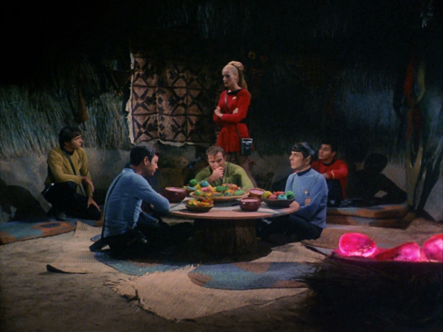 ariane179254_StarTrek_2x05_TheApple_0952.jpg