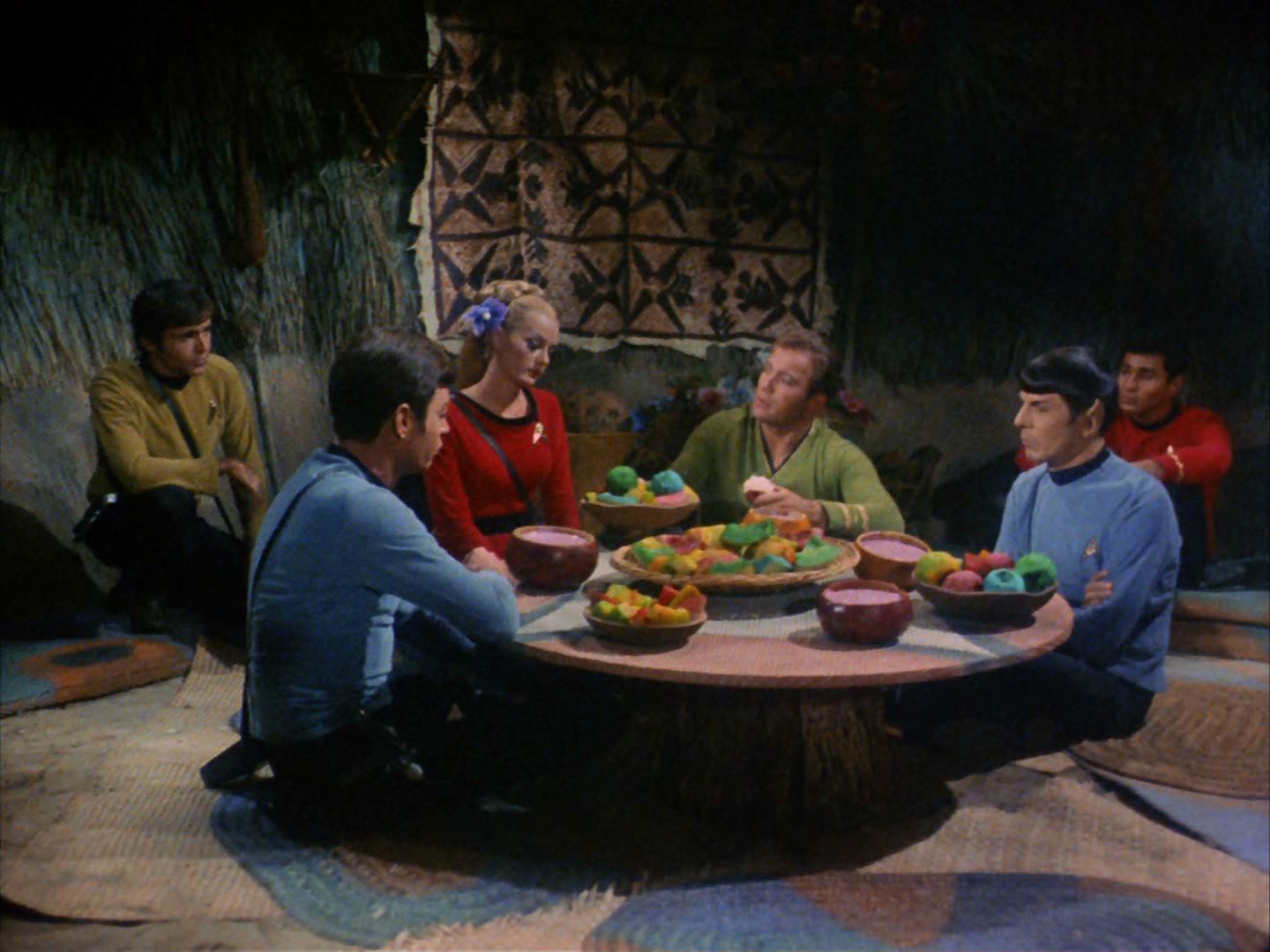 ariane179254_StarTrek_2x05_TheApple_0959.jpg