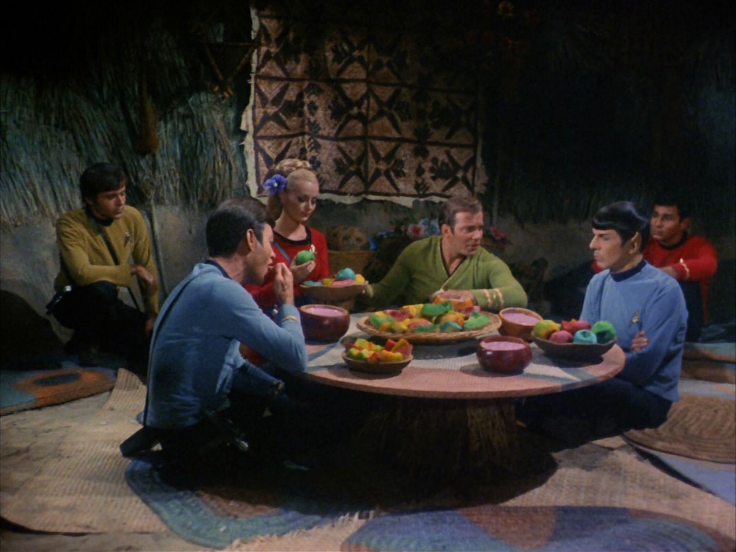 ariane179254_StarTrek_2x05_TheApple_0960.jpg