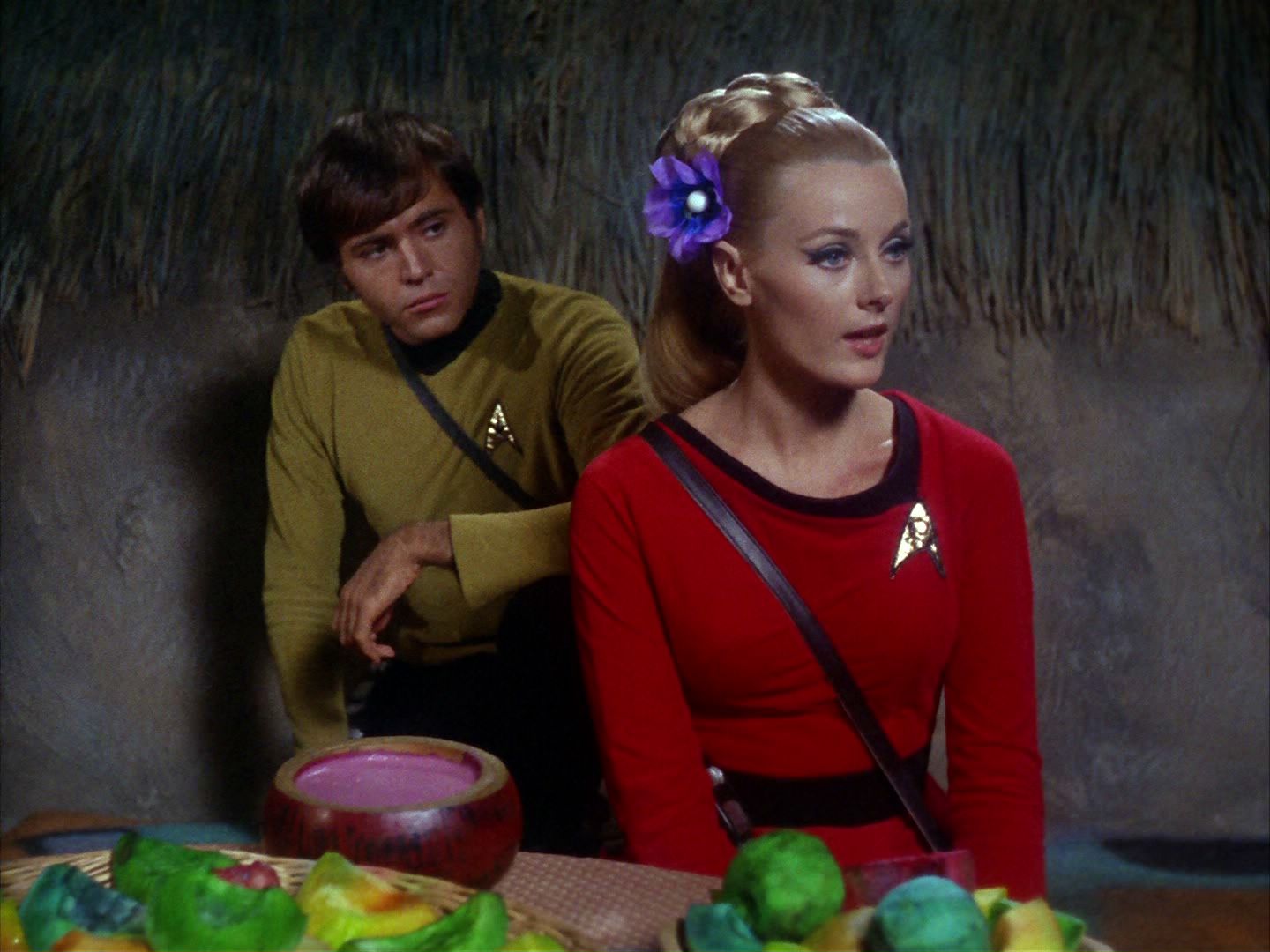 ariane179254_StarTrek_2x05_TheApple_0972.jpg