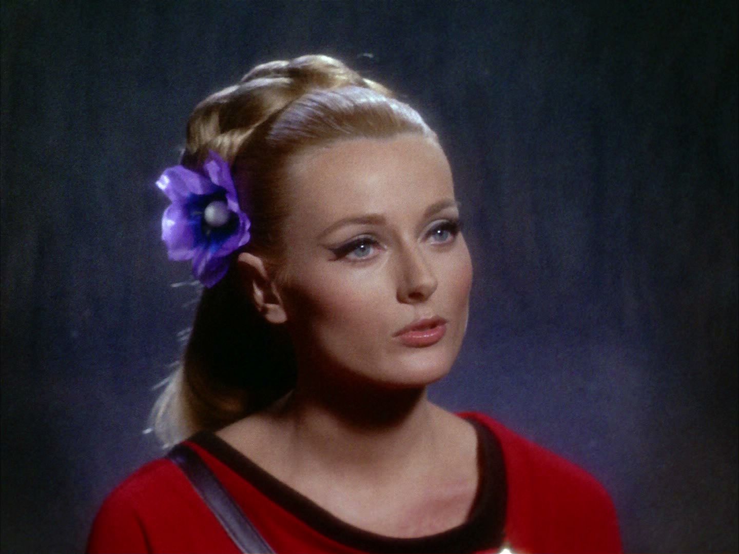ariane179254_StarTrek_2x05_TheApple_0982.jpg